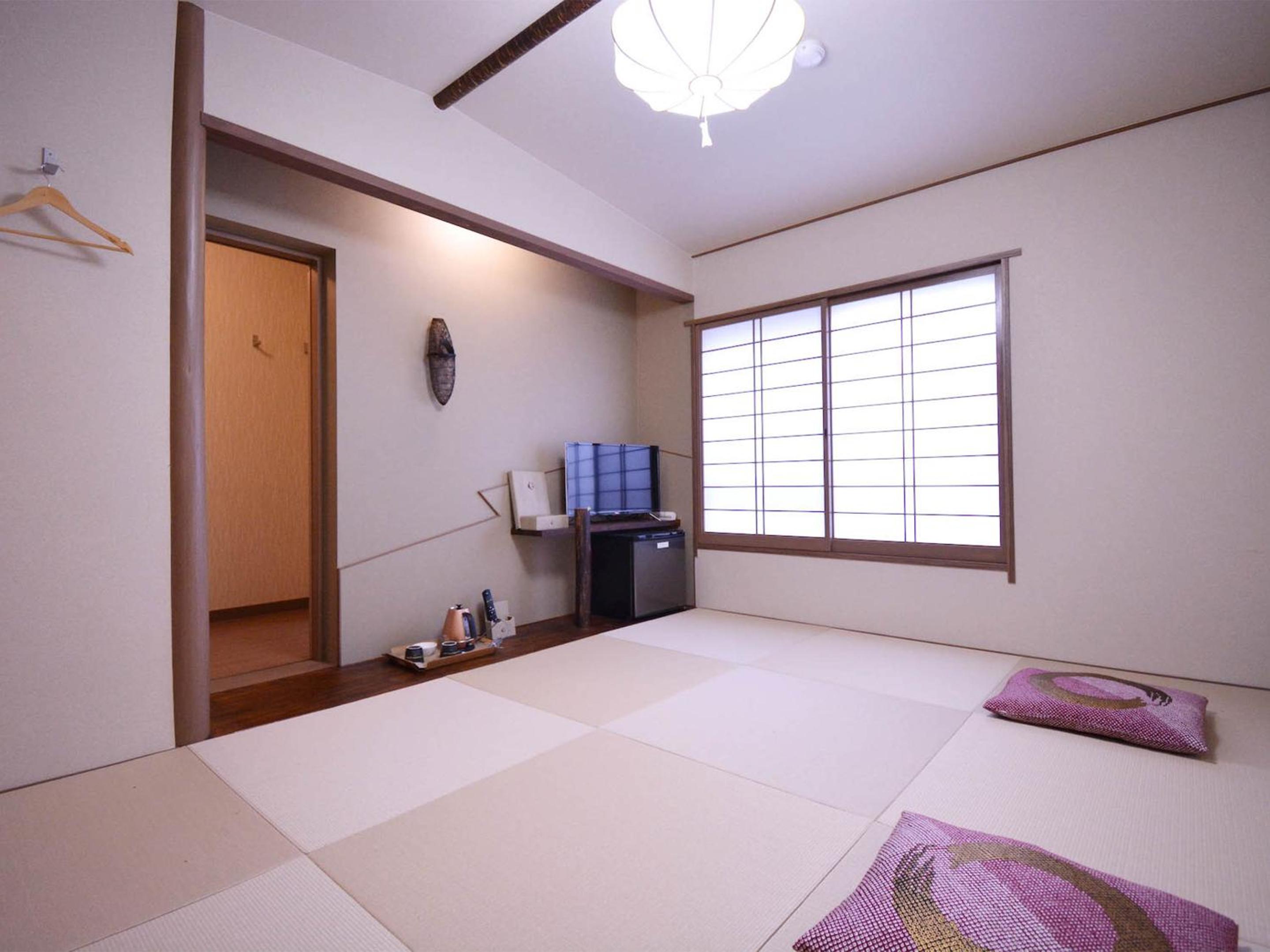 Double Room with Private Bathroom - Photo 1