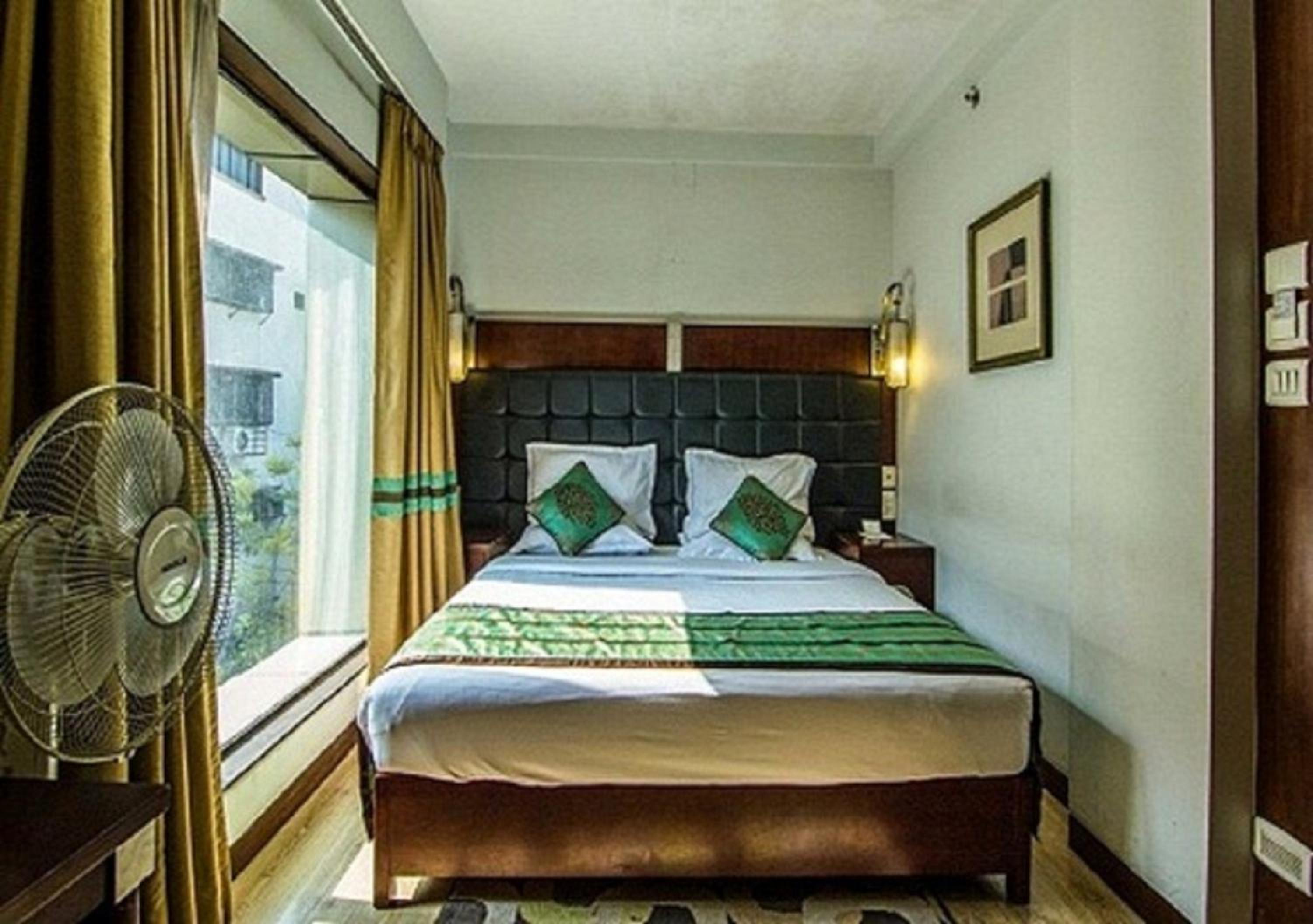 Double Room - Photo 14