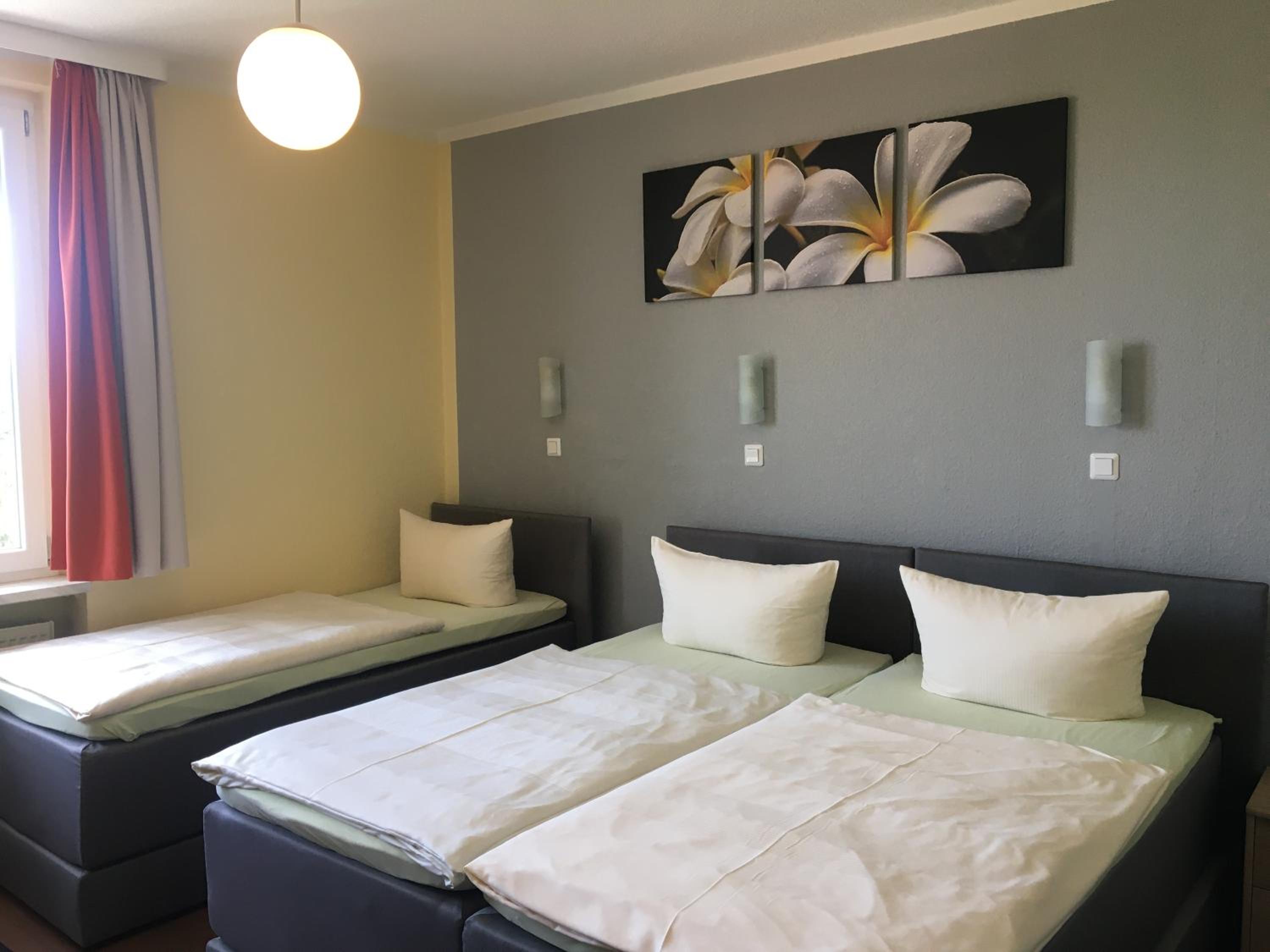 Twin Room - Photo 1