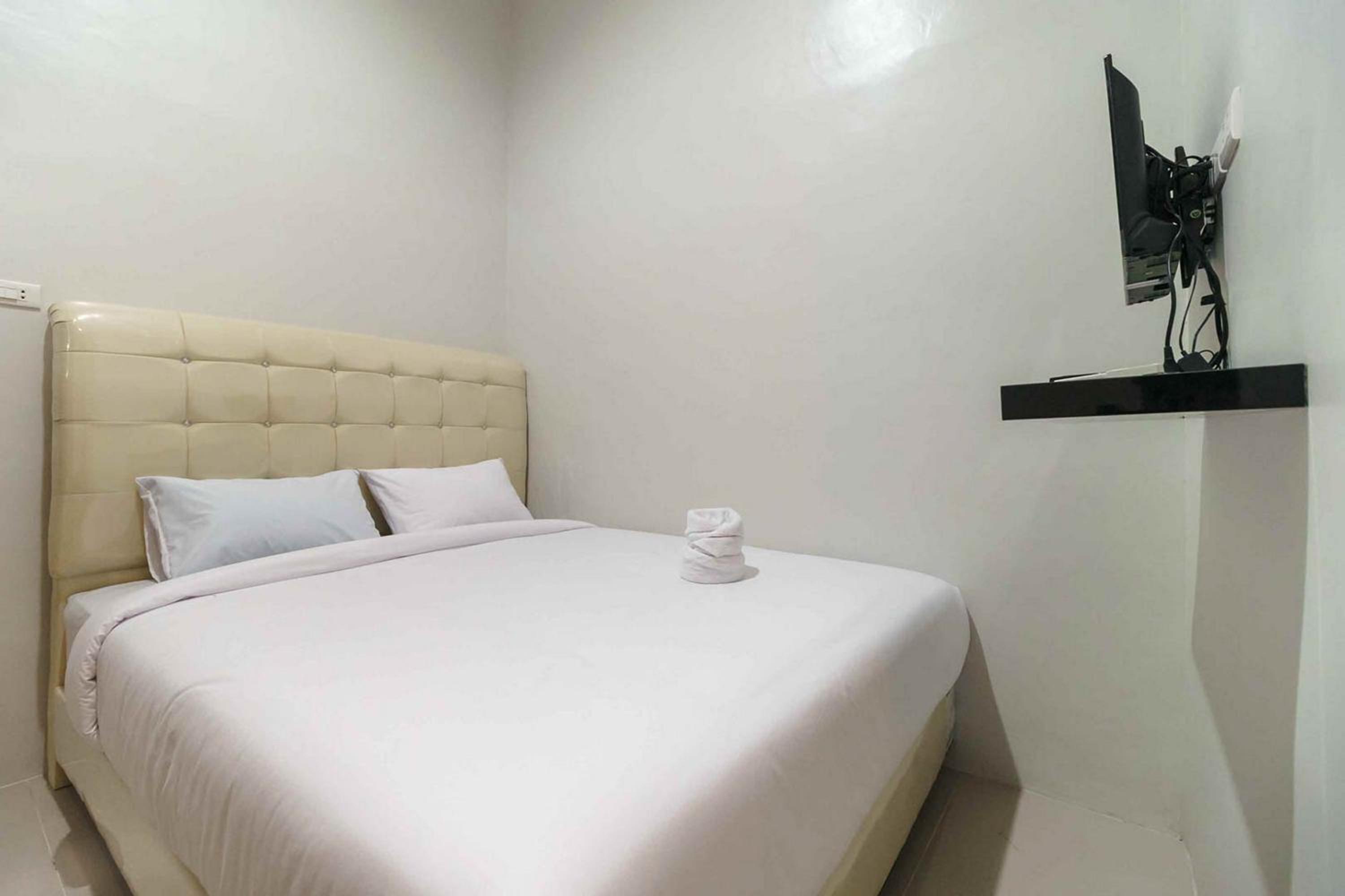 Standard Double Room with Fan - Photo 2