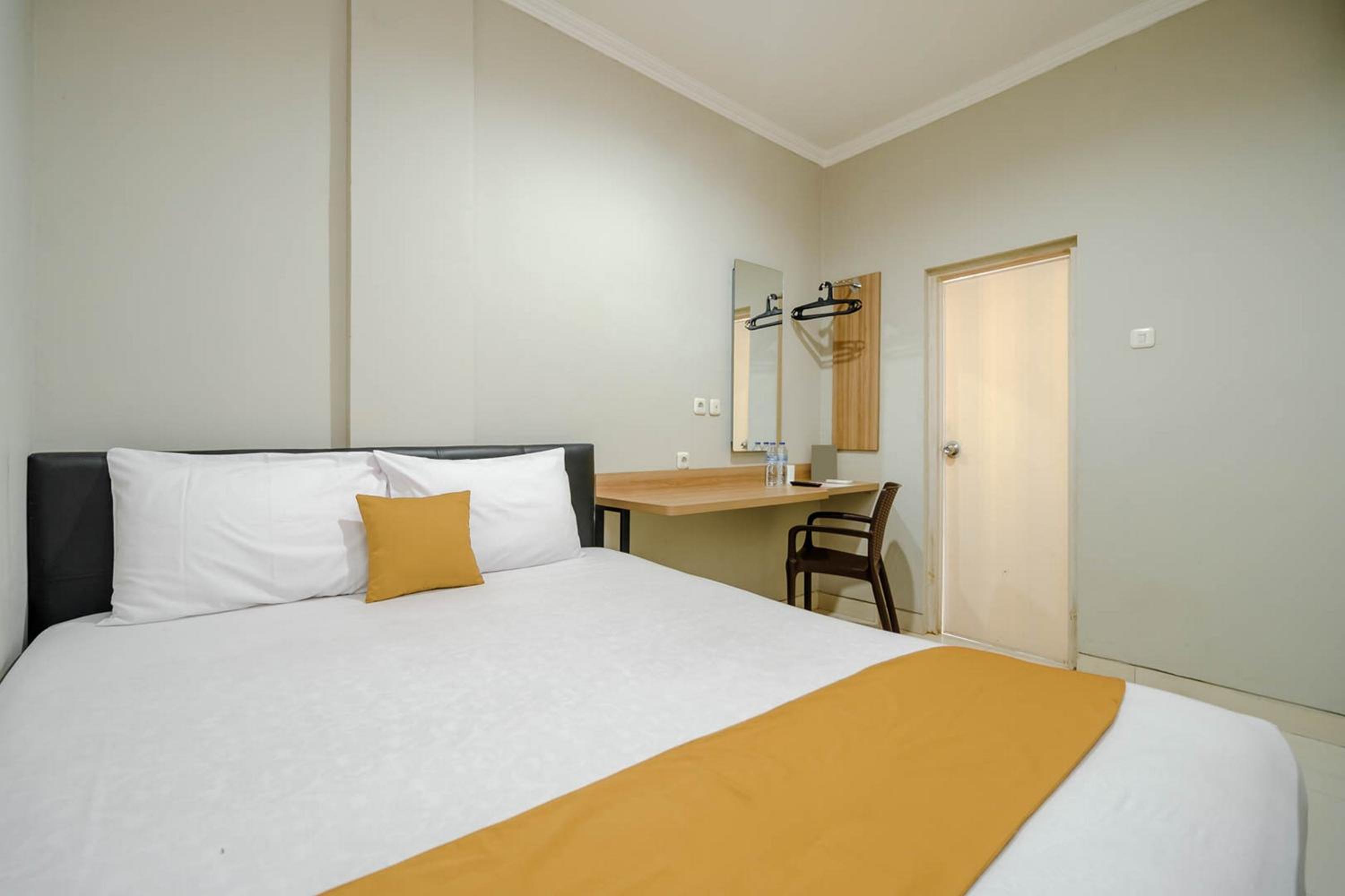 Standard Double Room with Fan - Photo 1
