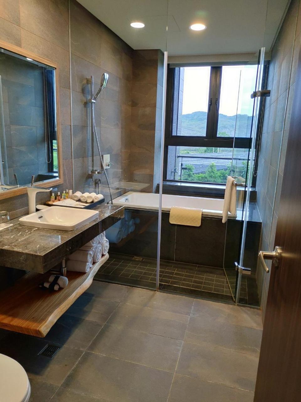 Quadruple Room - Photo 8