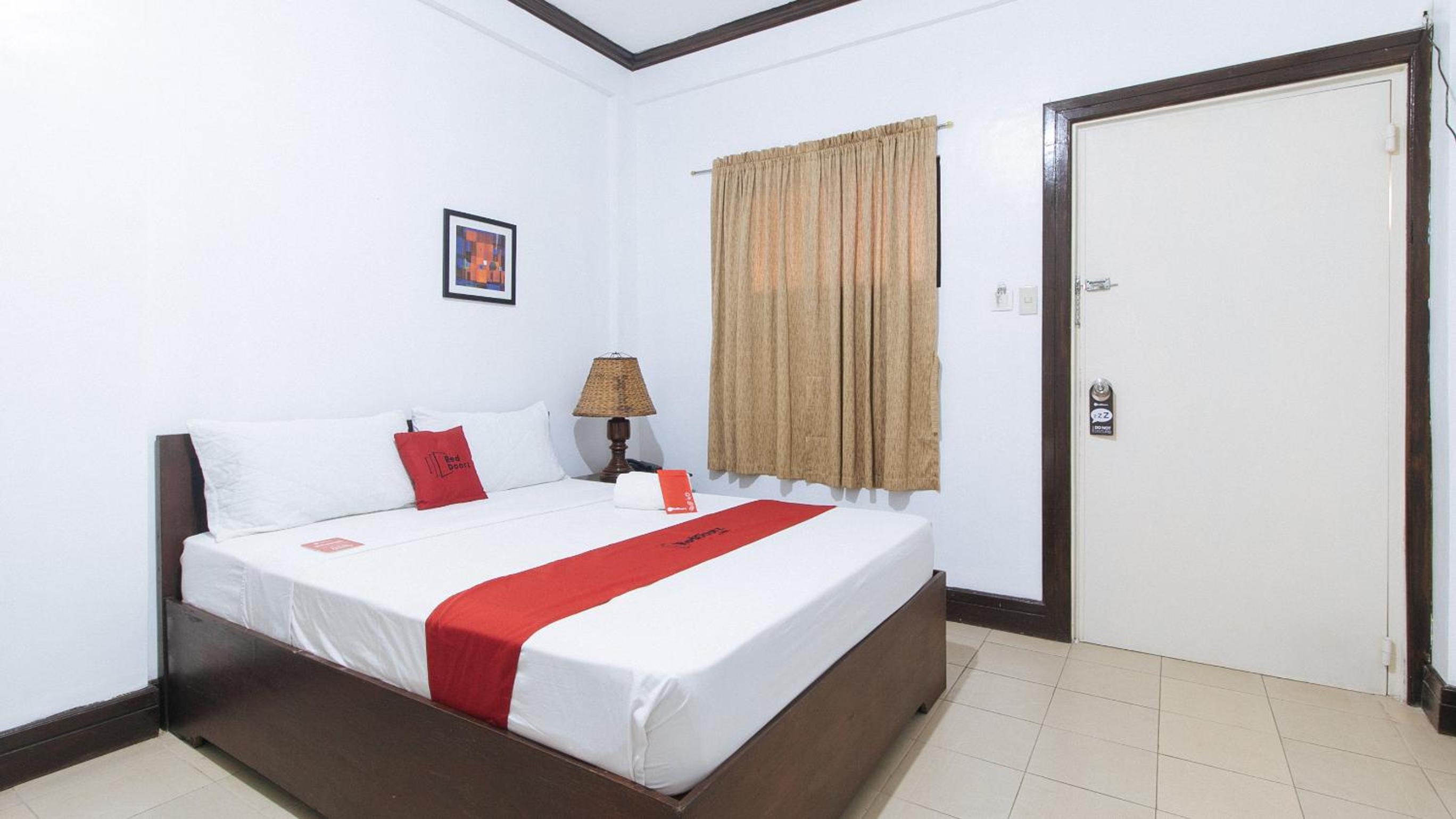 Standard Double Room - Photo 6