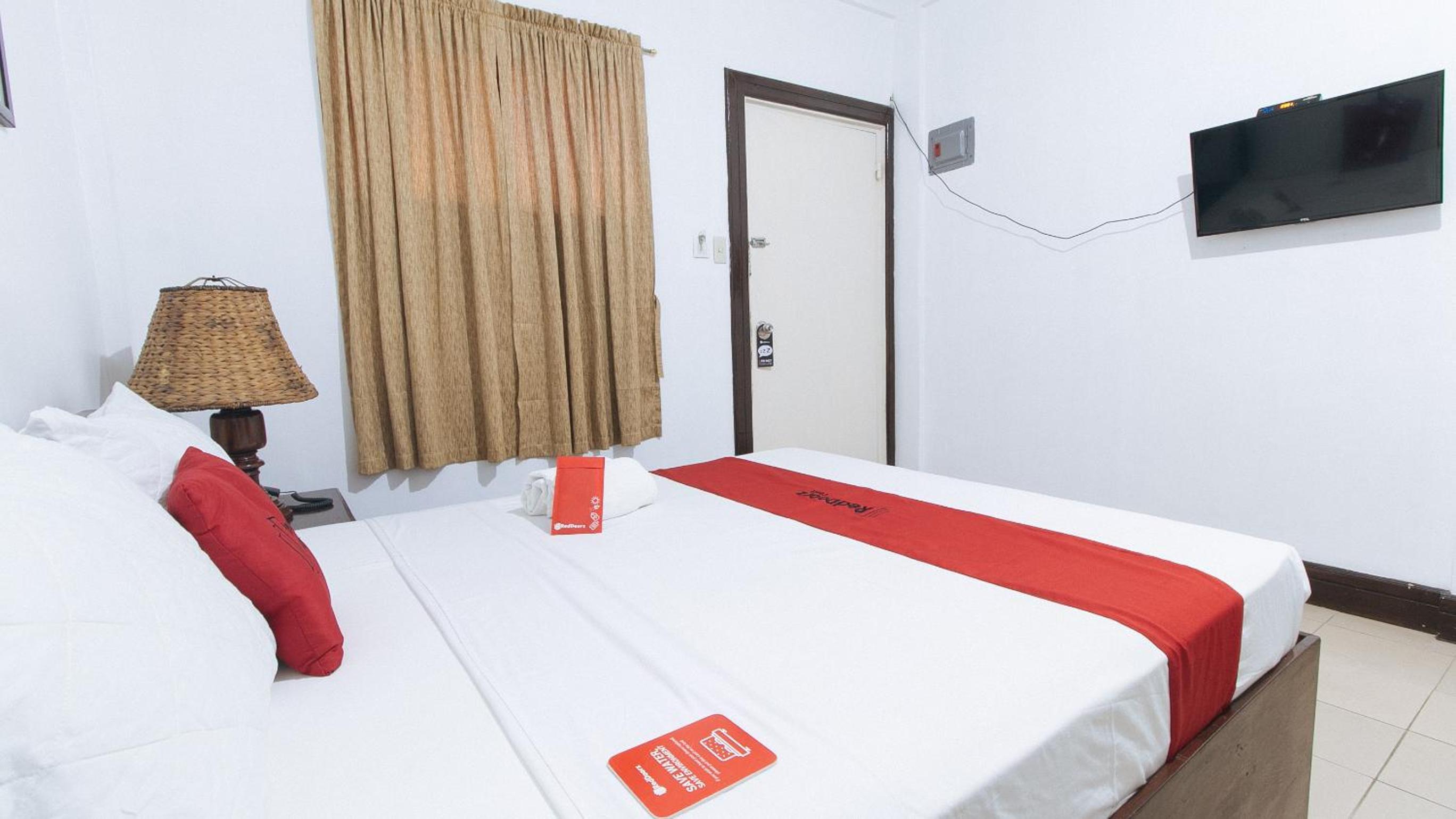 Standard Double Room - Photo 9