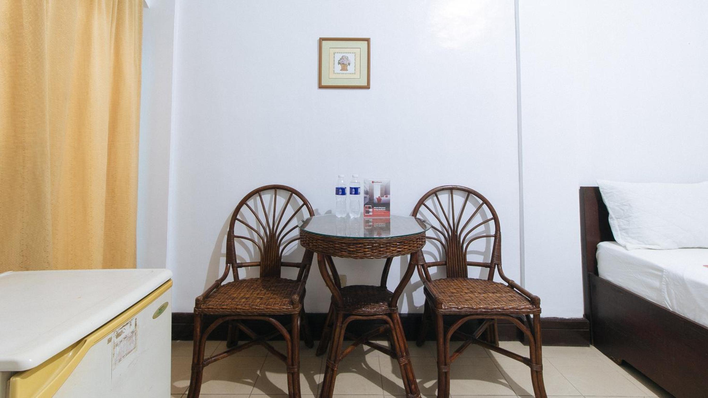 Standard Double Room - Photo 13