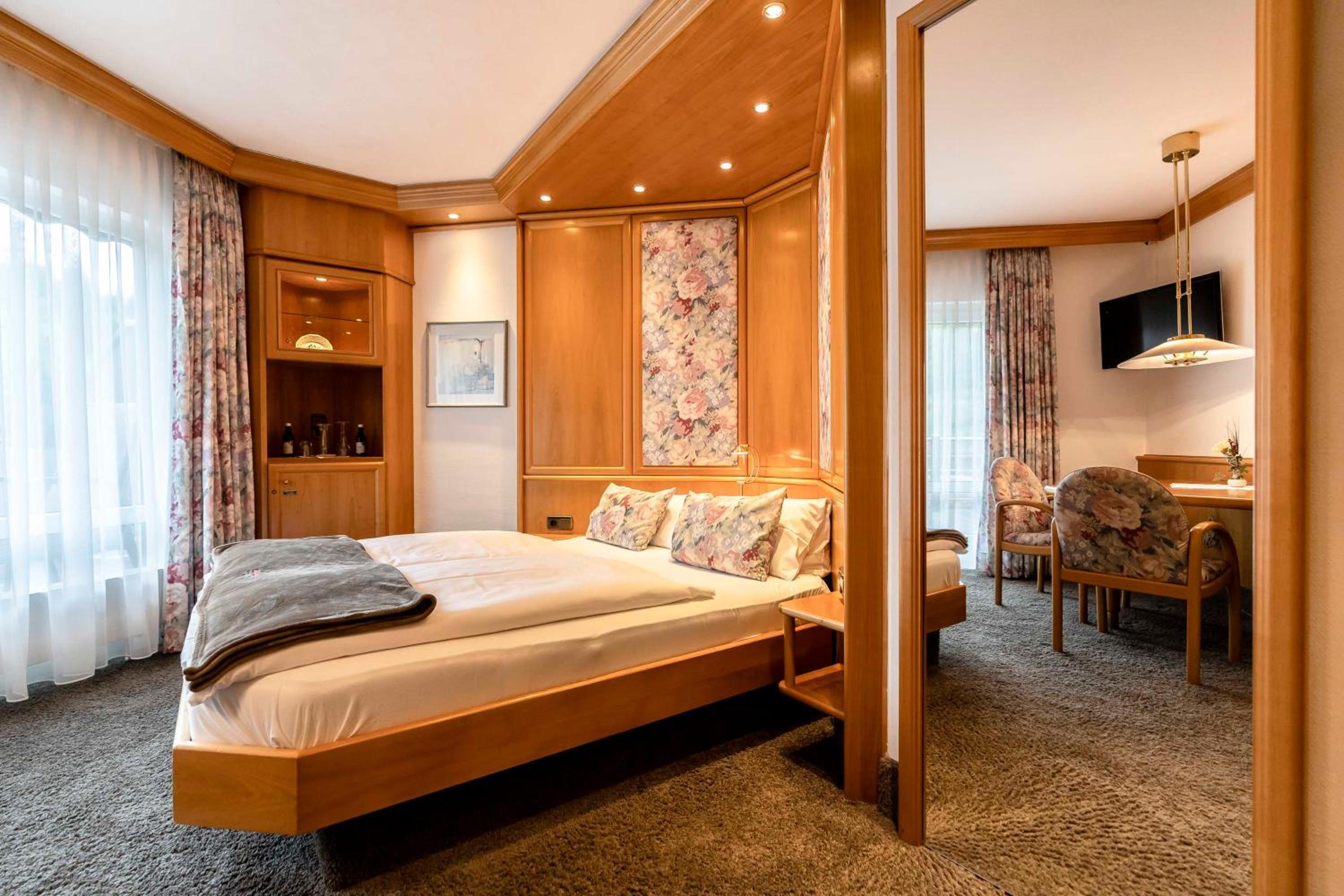 Deluxe Double Room - Photo 1