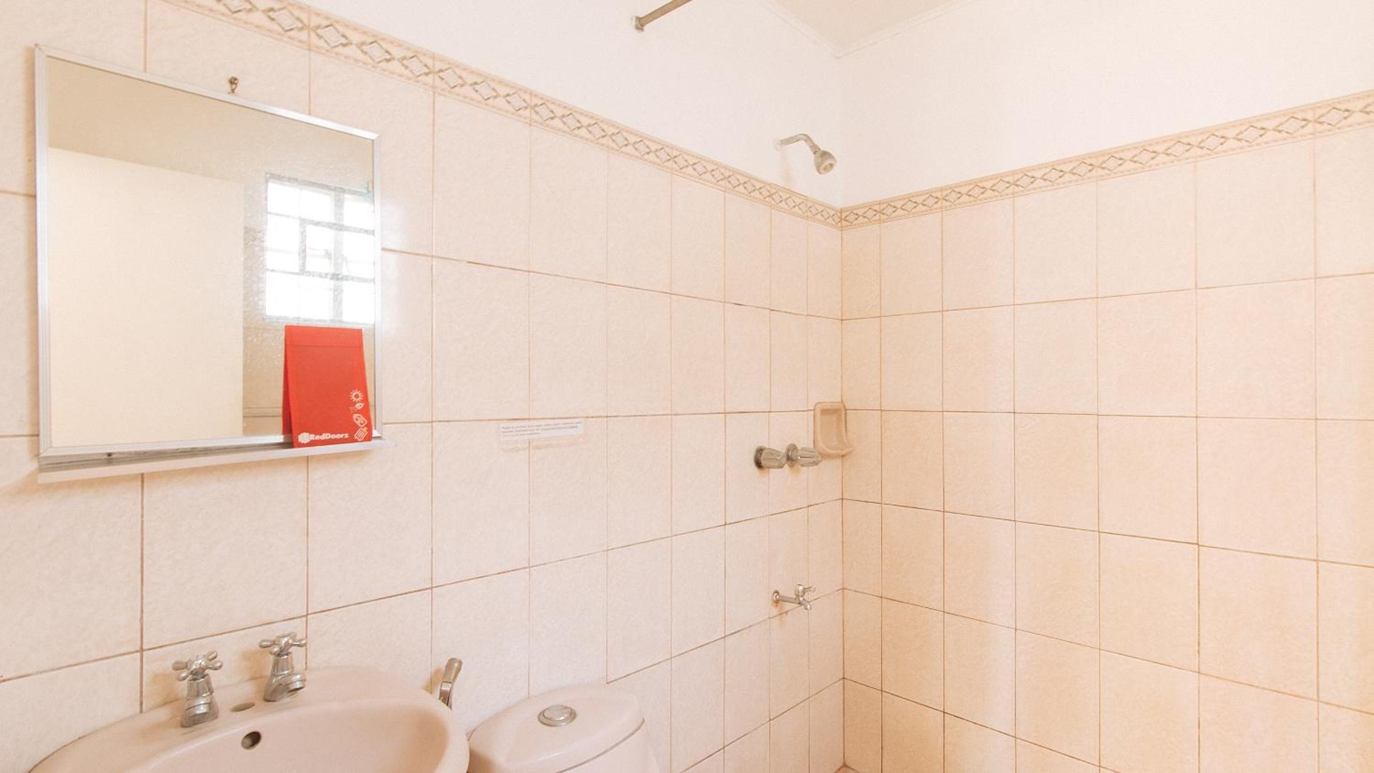 Standard Double Room - Photo 17