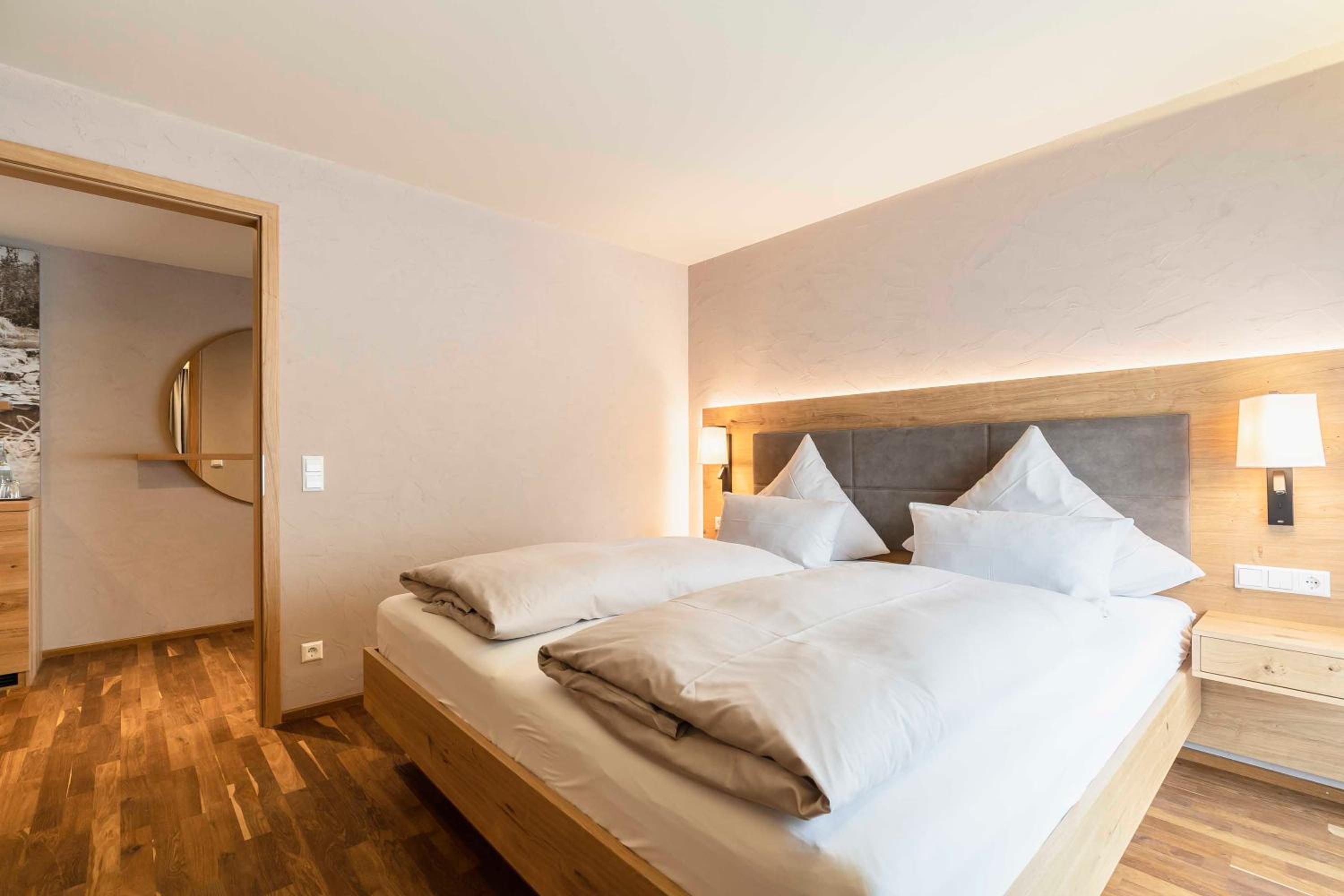 Two-Bedroom Suite - Photo 6