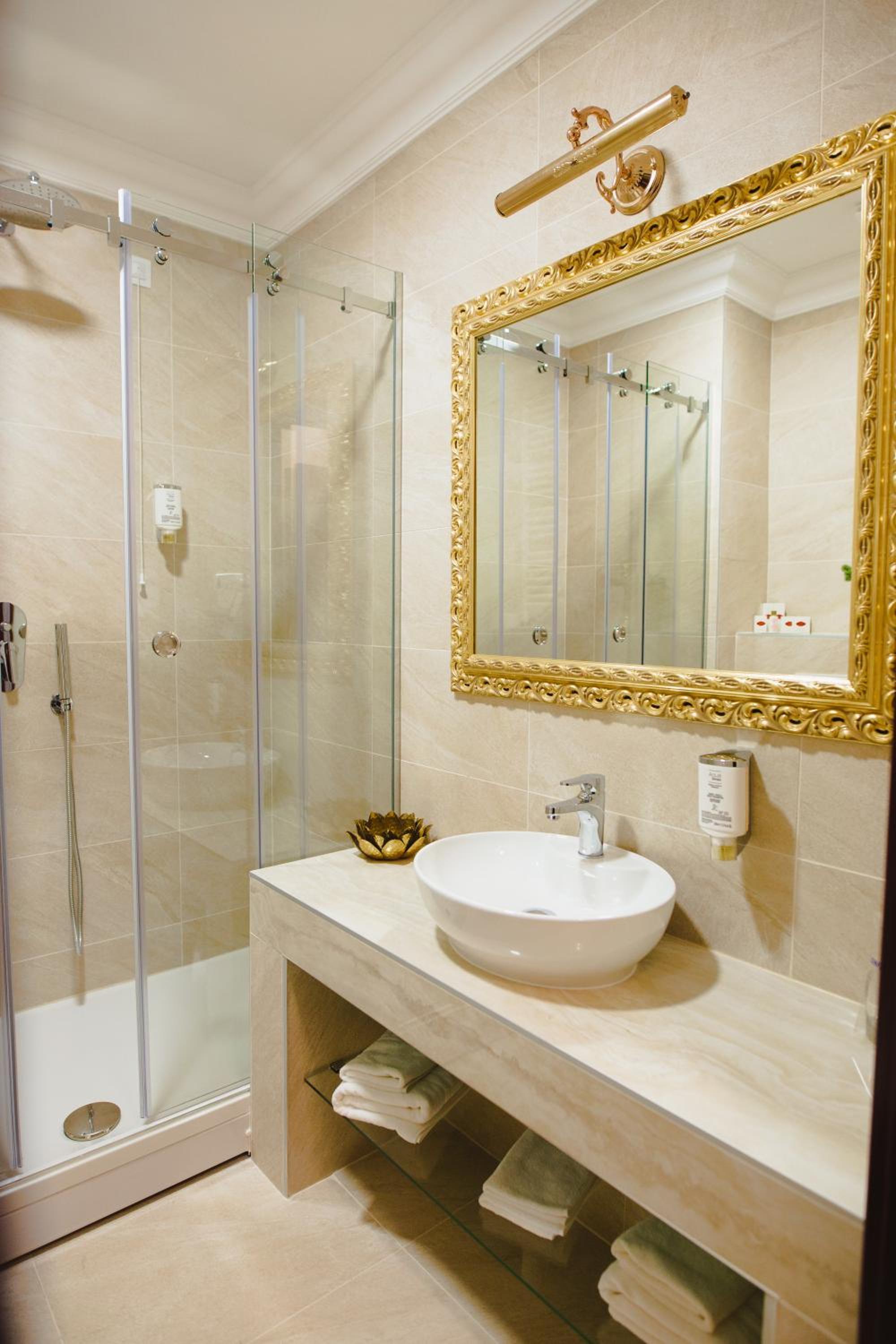 Standard Double Room or Twin Room - Photo 5