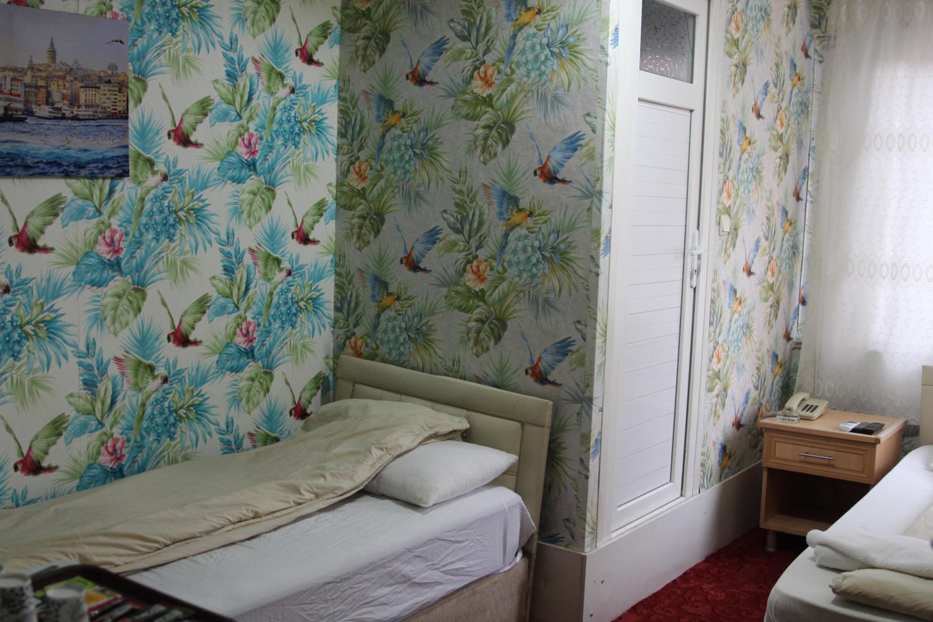 Economy Double Room - Photo 8