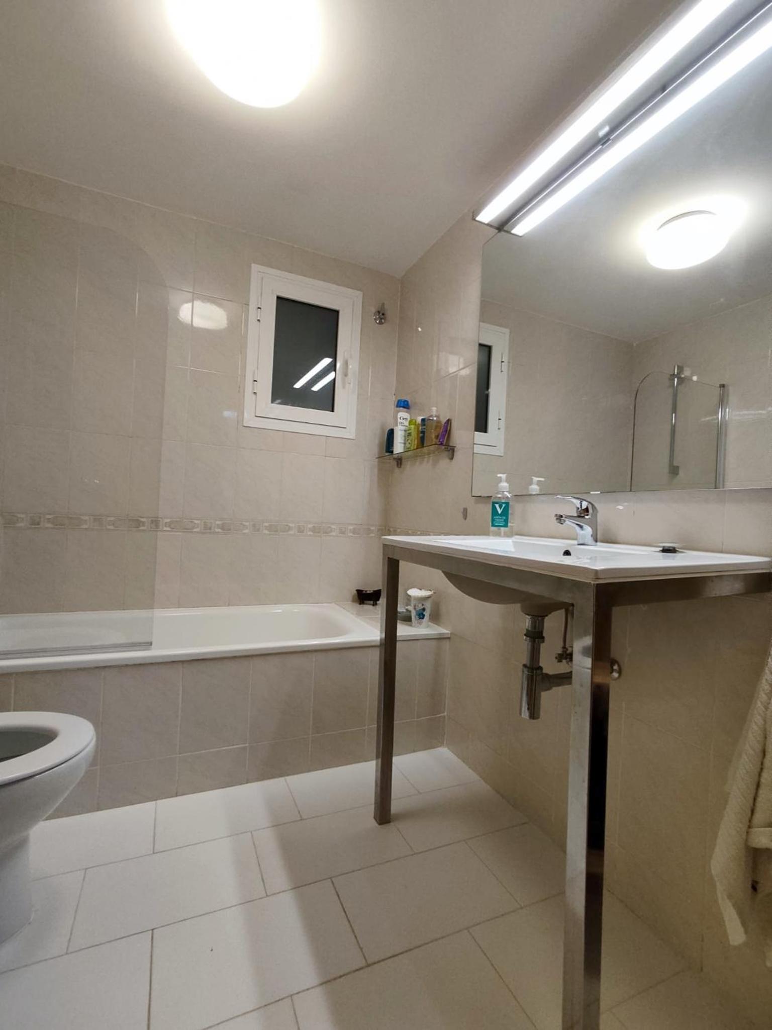 Two-Bedroom Deluxe Apartment with Garden View photo 2
