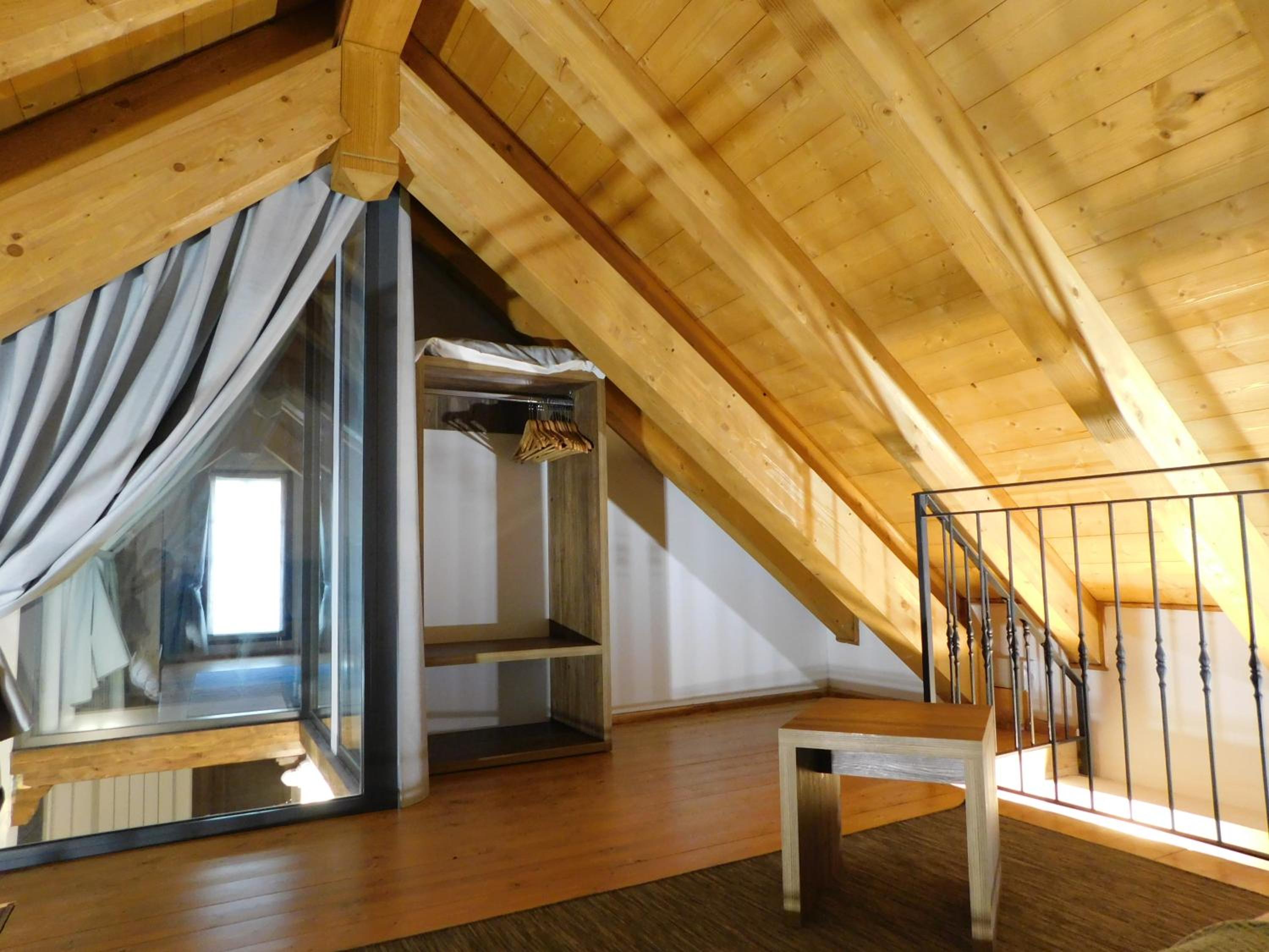 Deluxe Junior Suite - Photo 6