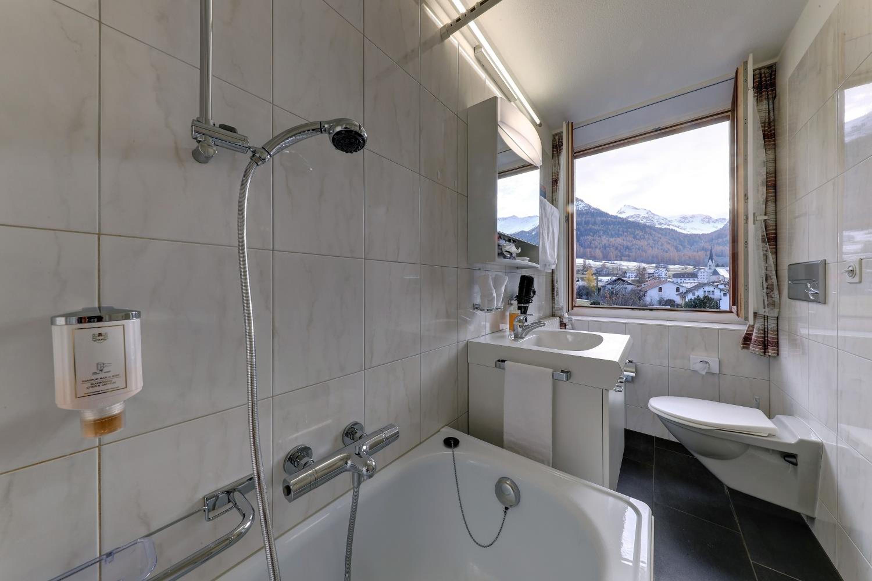 Double Room - Photo 10