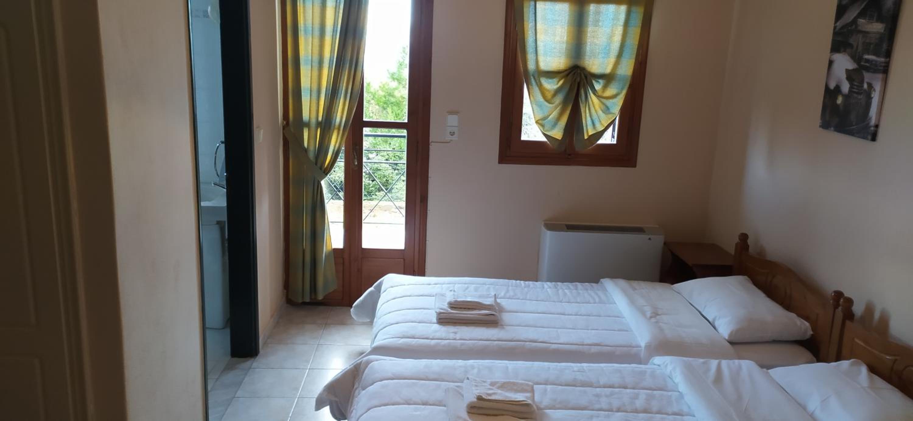 Deluxe Double Room with Balcony - Photo 1