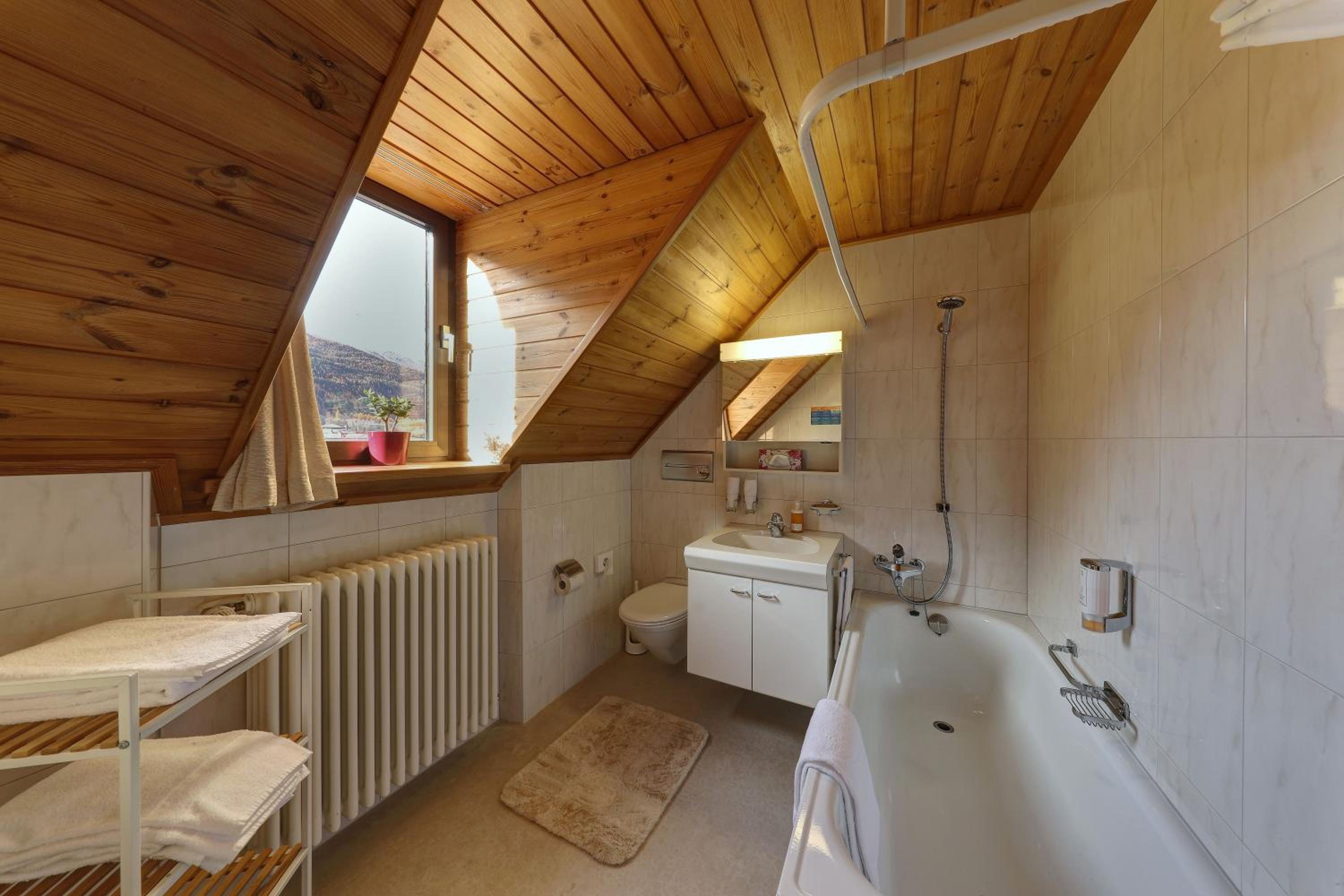 Double Room - Photo 12