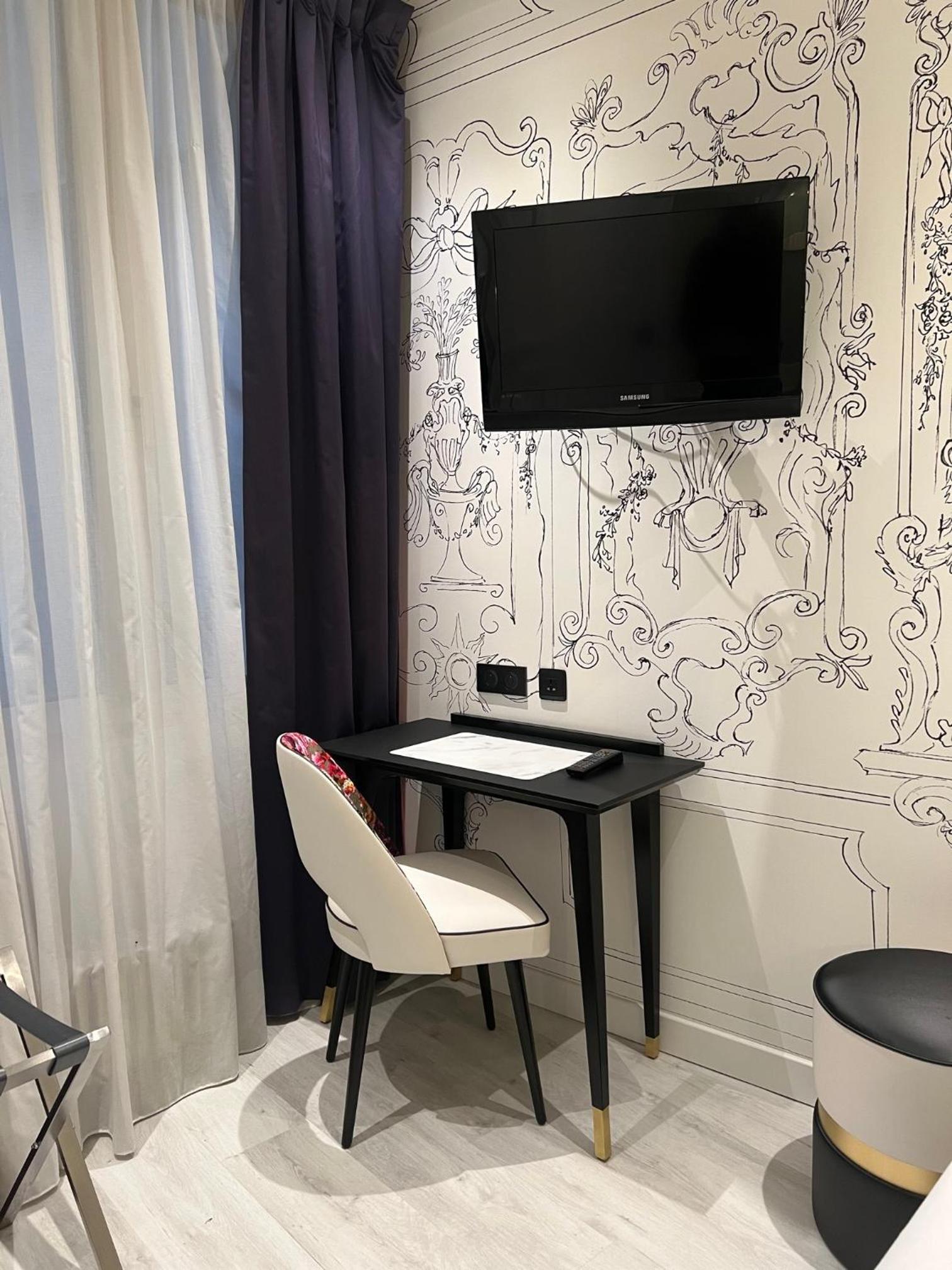 Double Room thumbnail 5