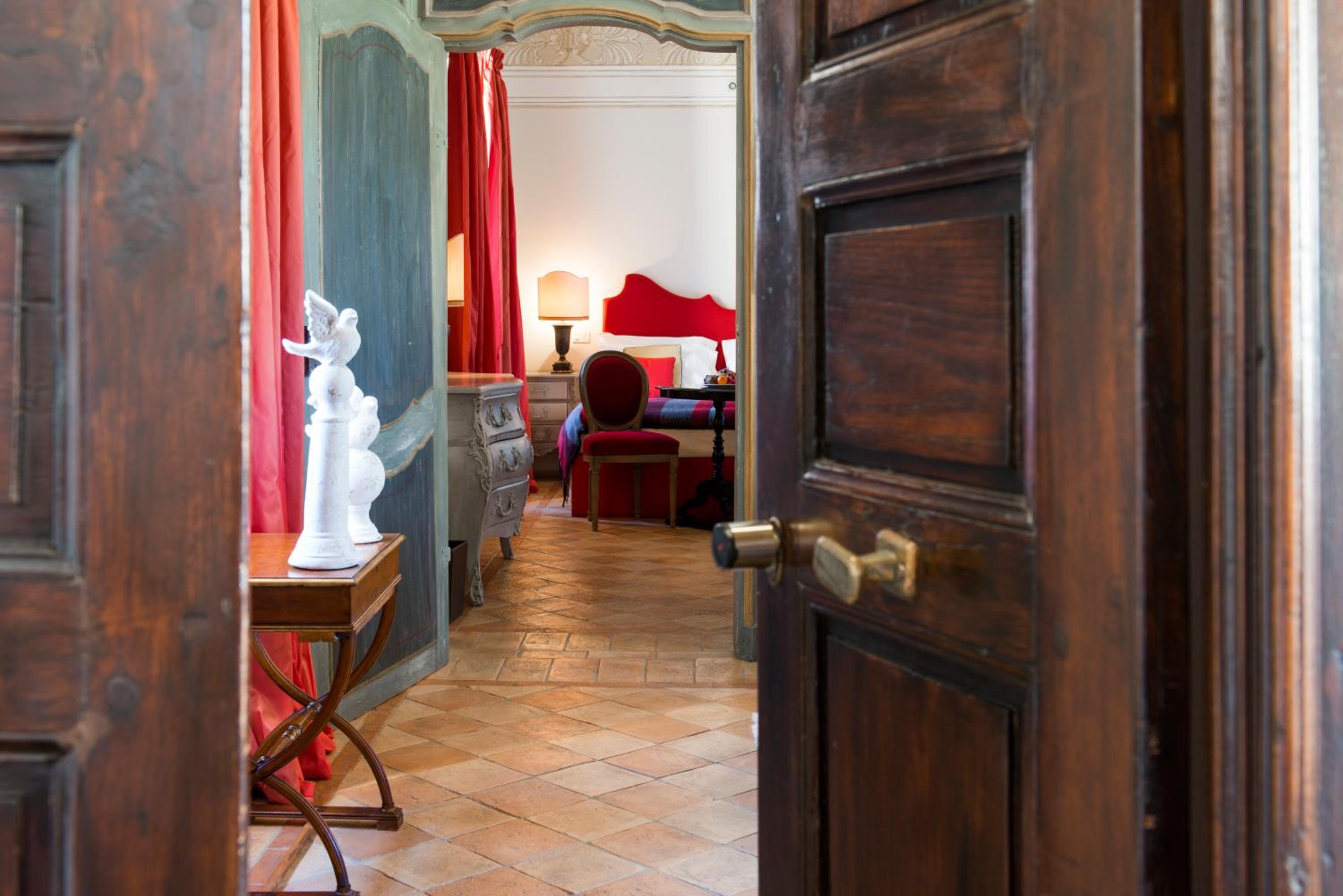 Classic Junior Suite - Photo 3
