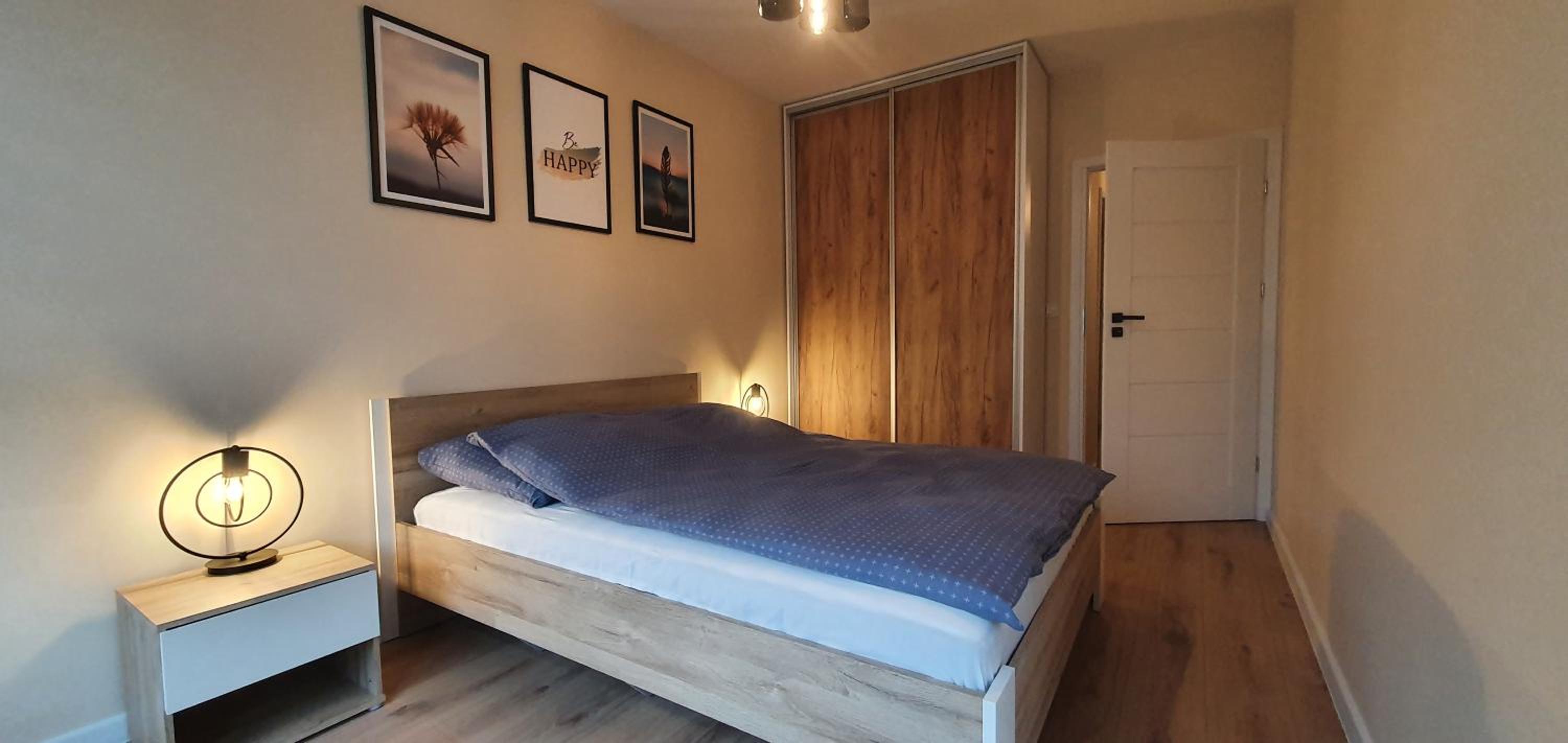 One-Bedroom Apartment - Photo 1