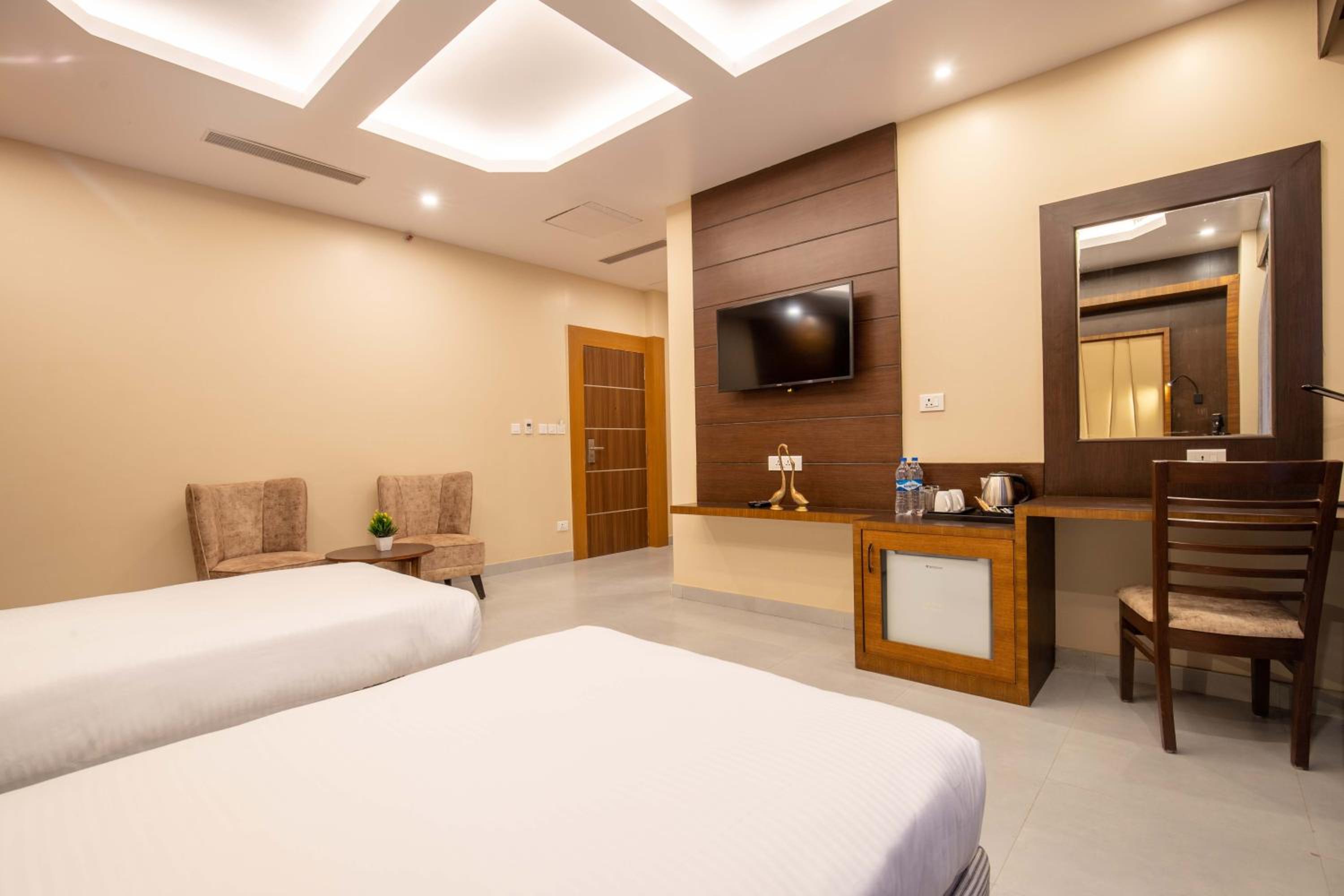 Deluxe Twin Room - Photo 18