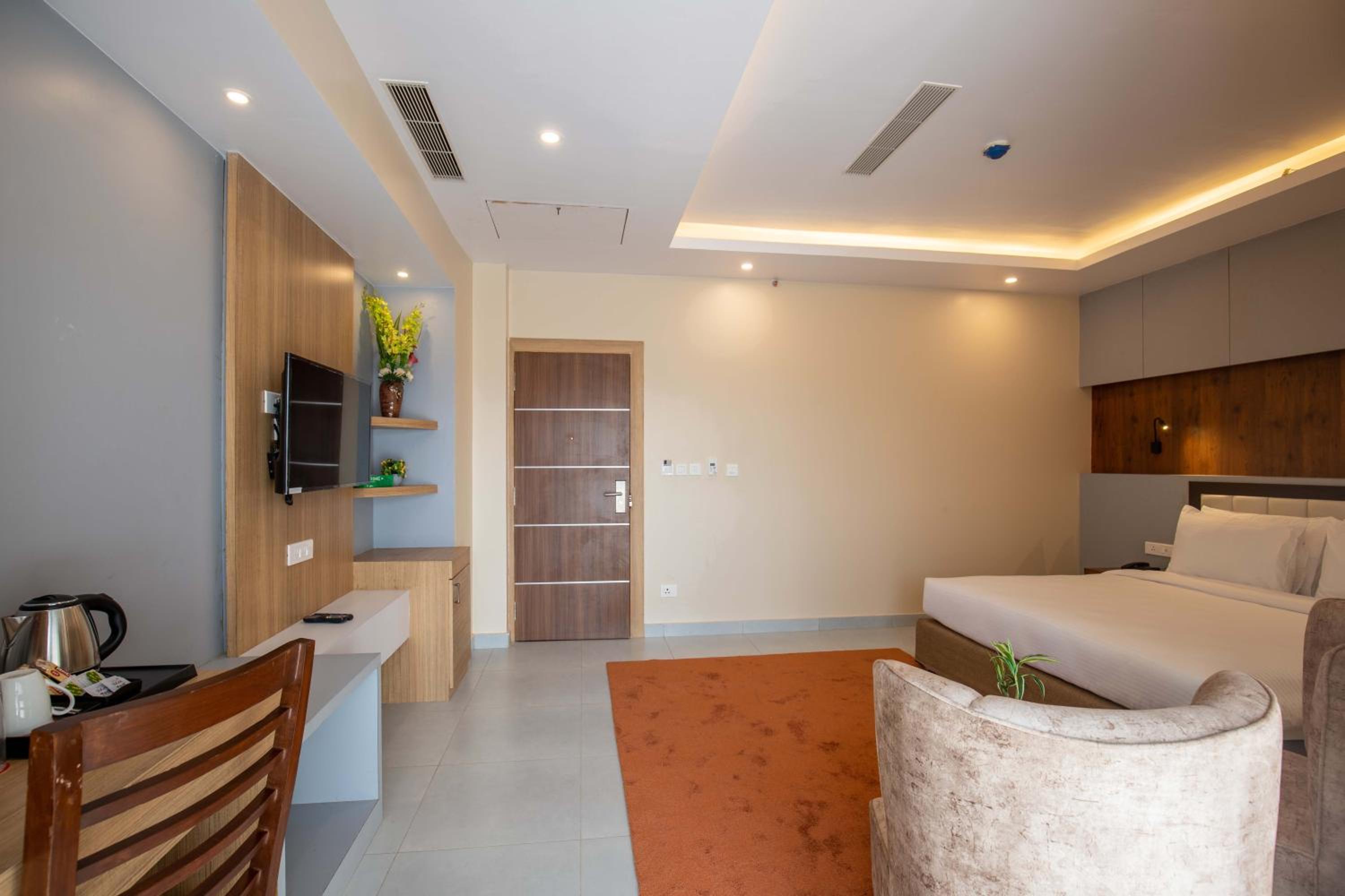 Deluxe Room - Photo 14