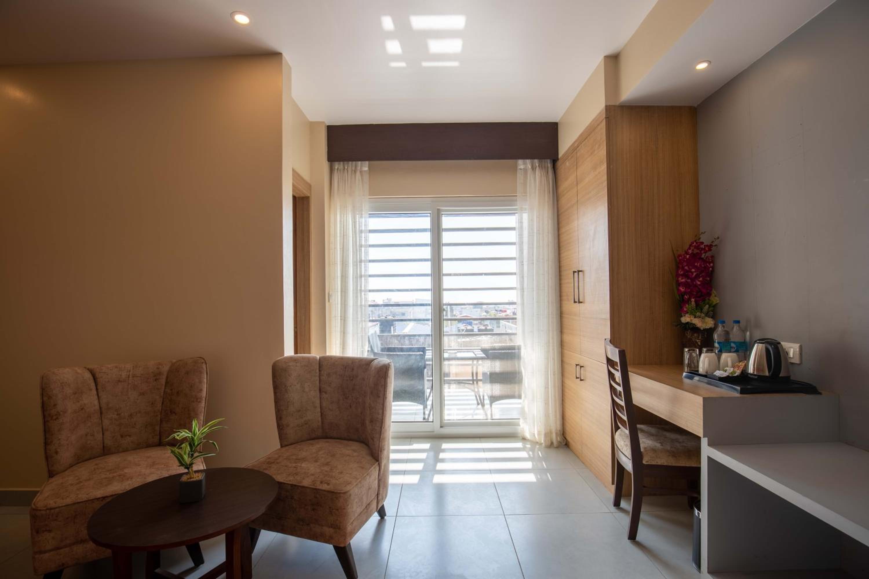 Junior Suite - Photo 11