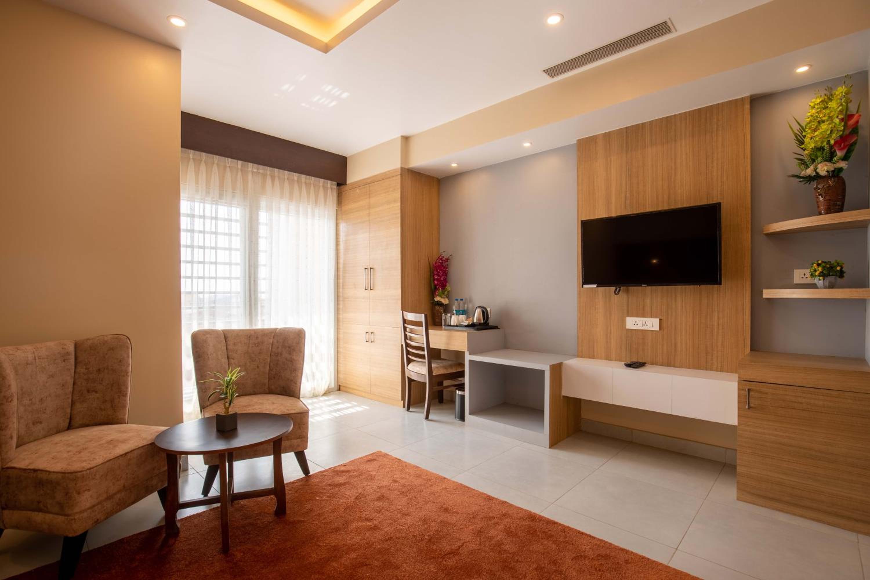 Deluxe Room - Photo 15