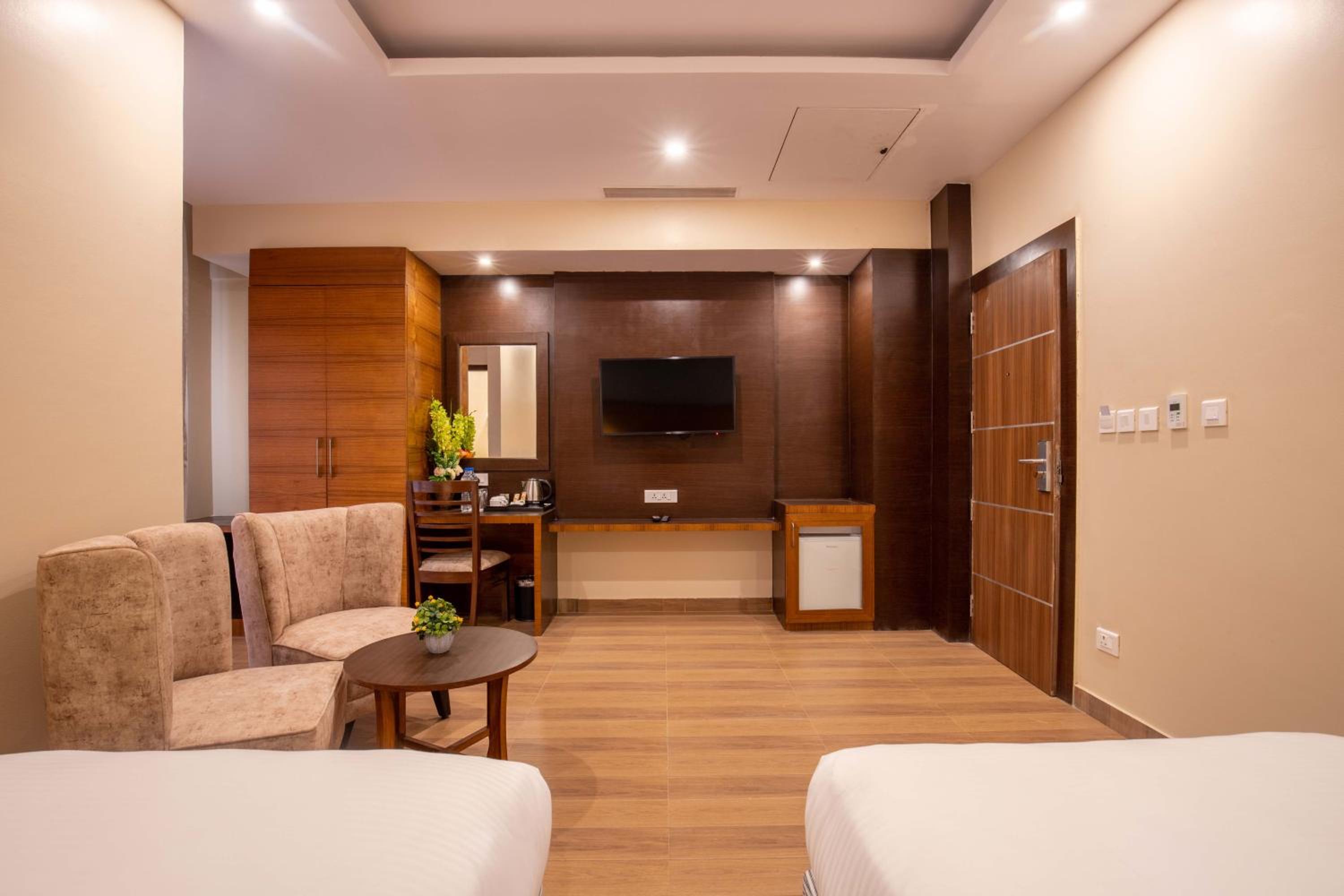Deluxe Twin Room - Photo 20