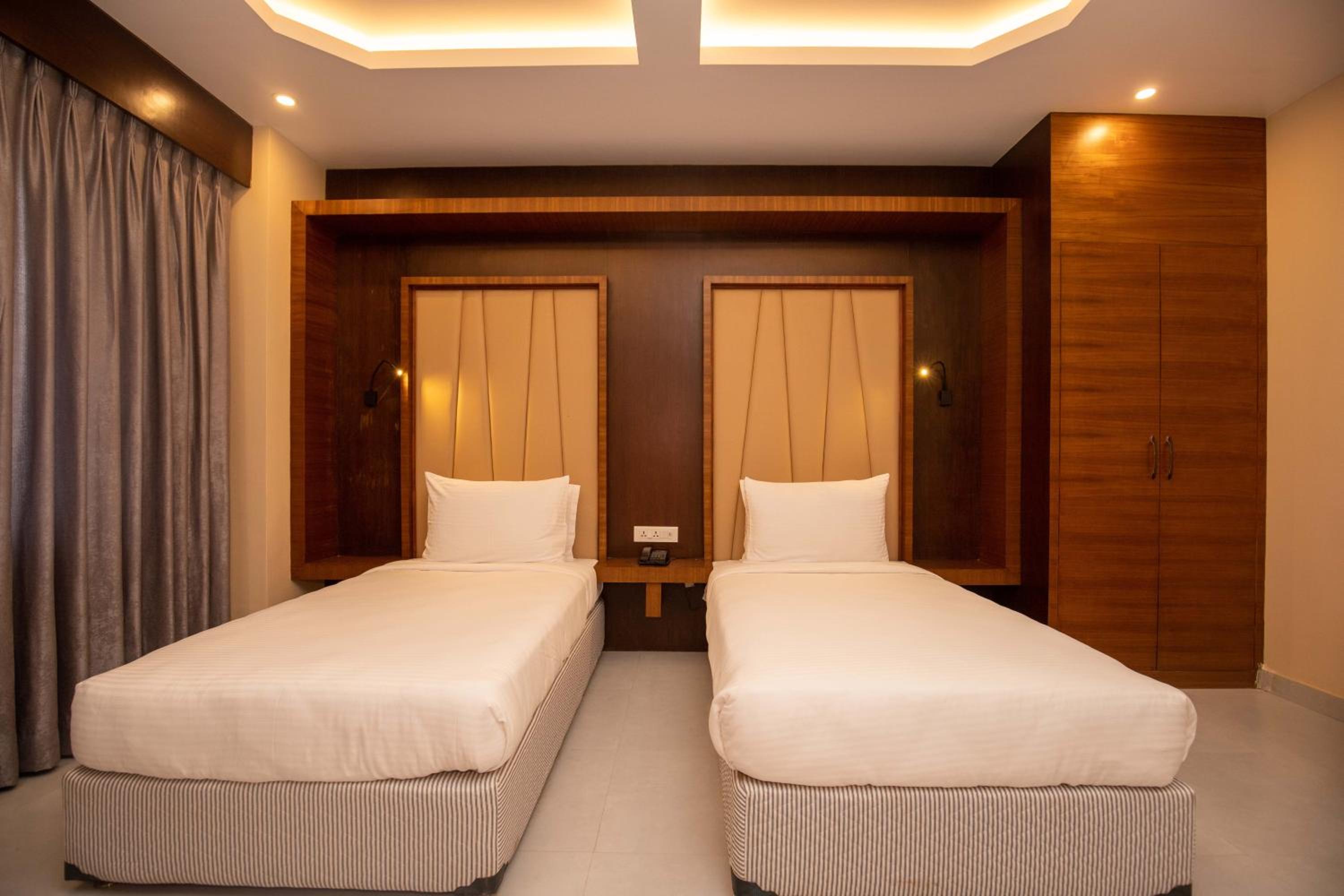 Deluxe Twin Room - Photo 32