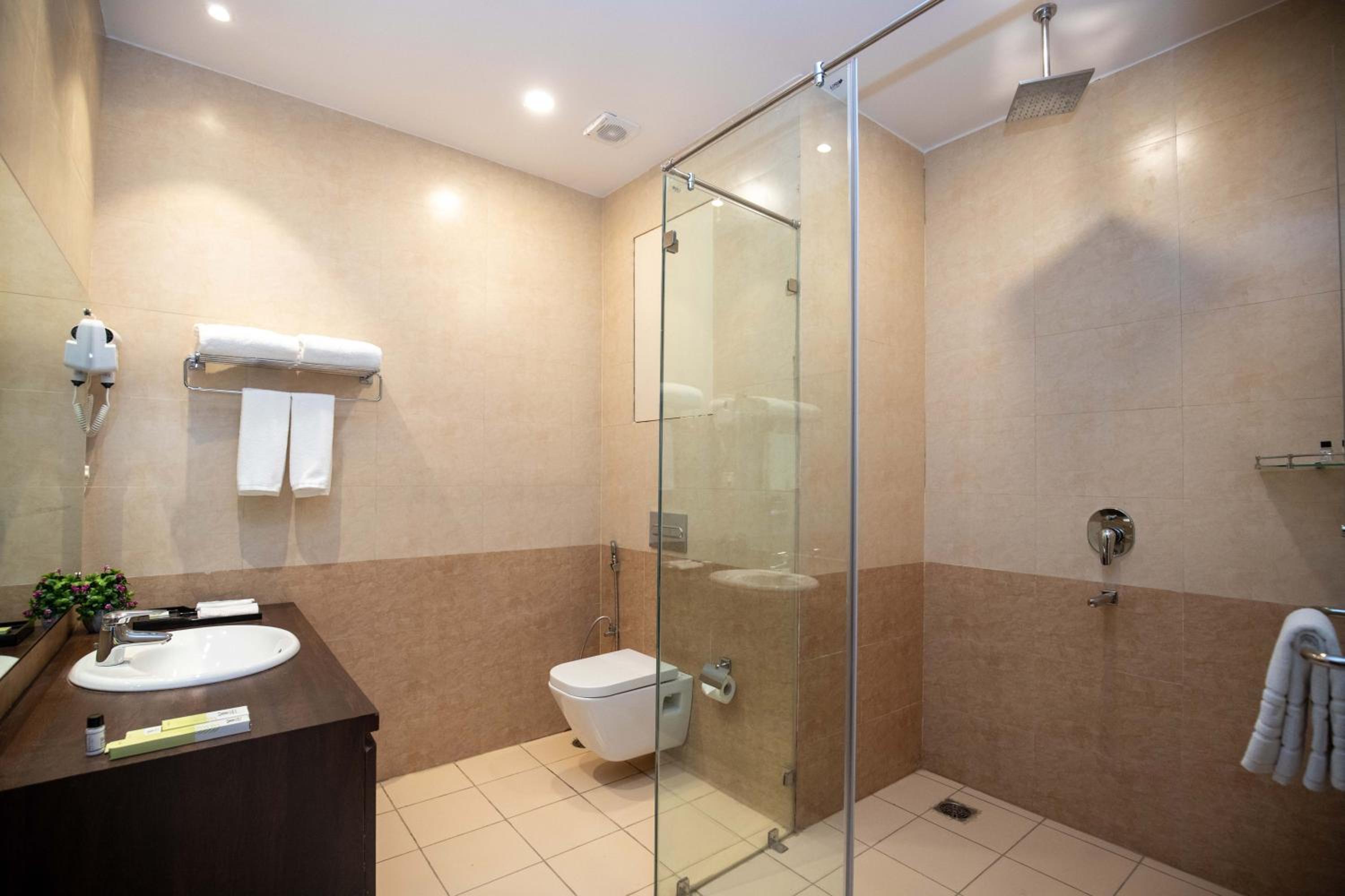 Deluxe Twin Room - Photo 16