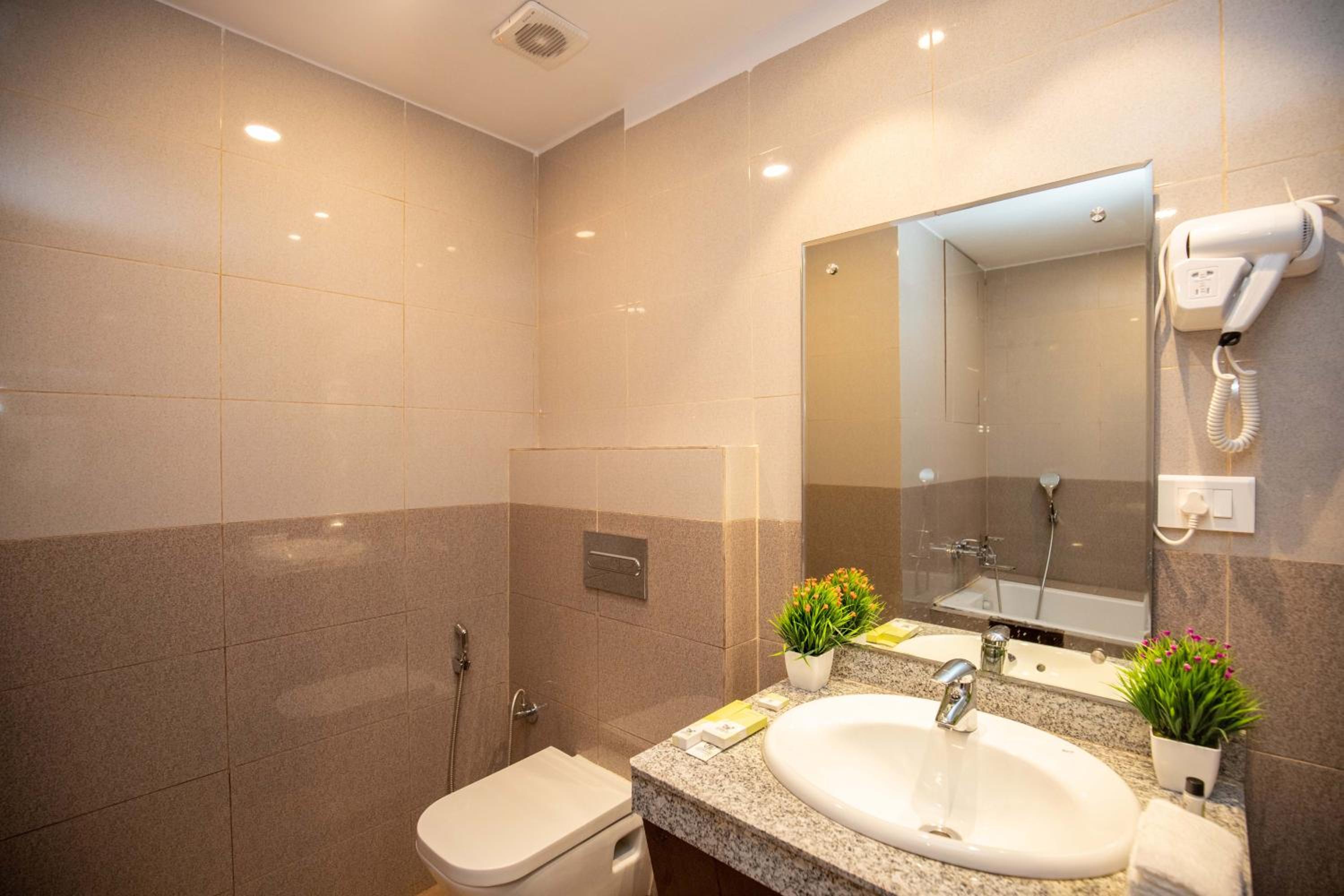 Deluxe Twin Room - Photo 11