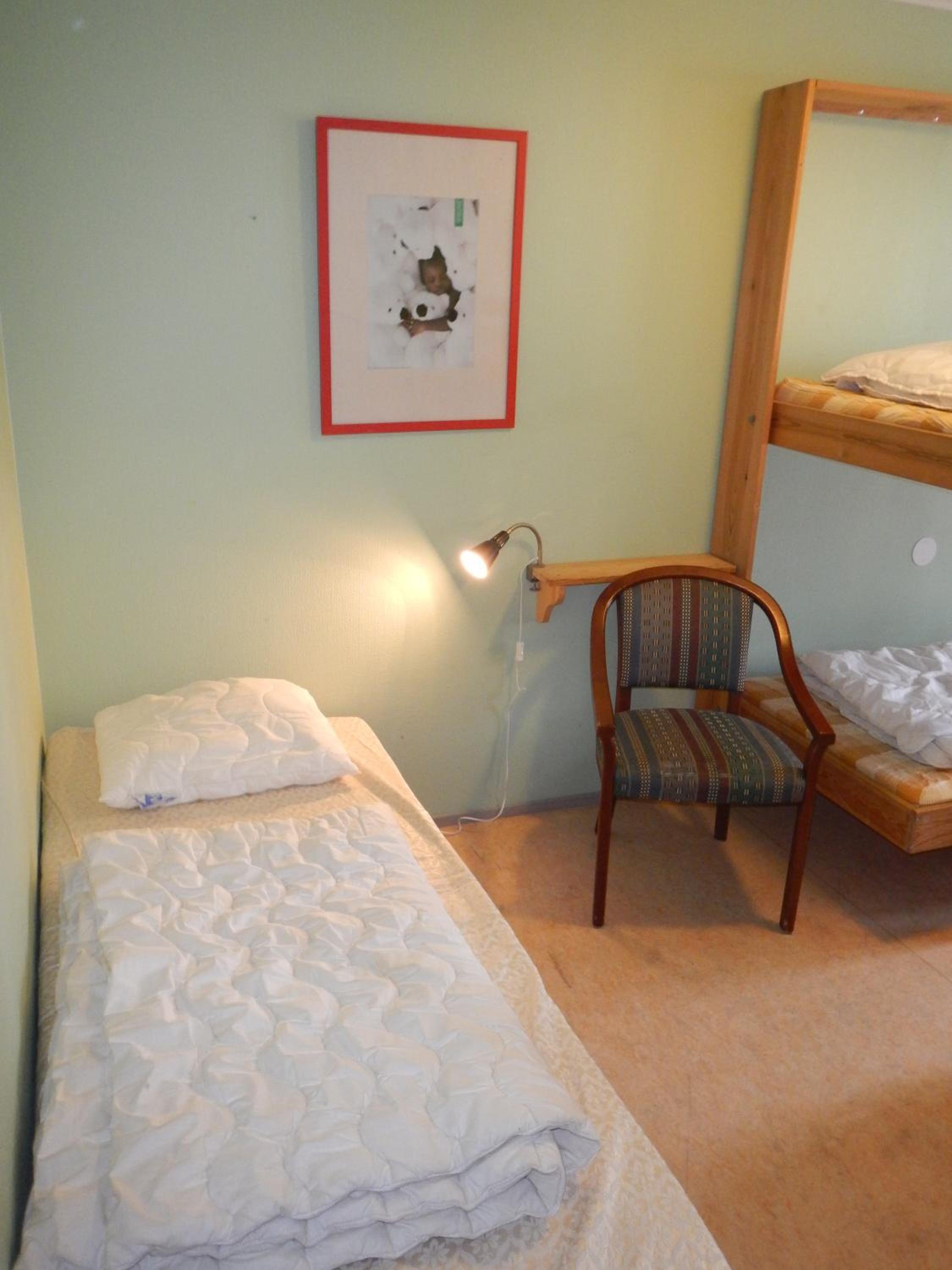 Quintuple Room with Shared Bathroom (5 Adults) photo 2