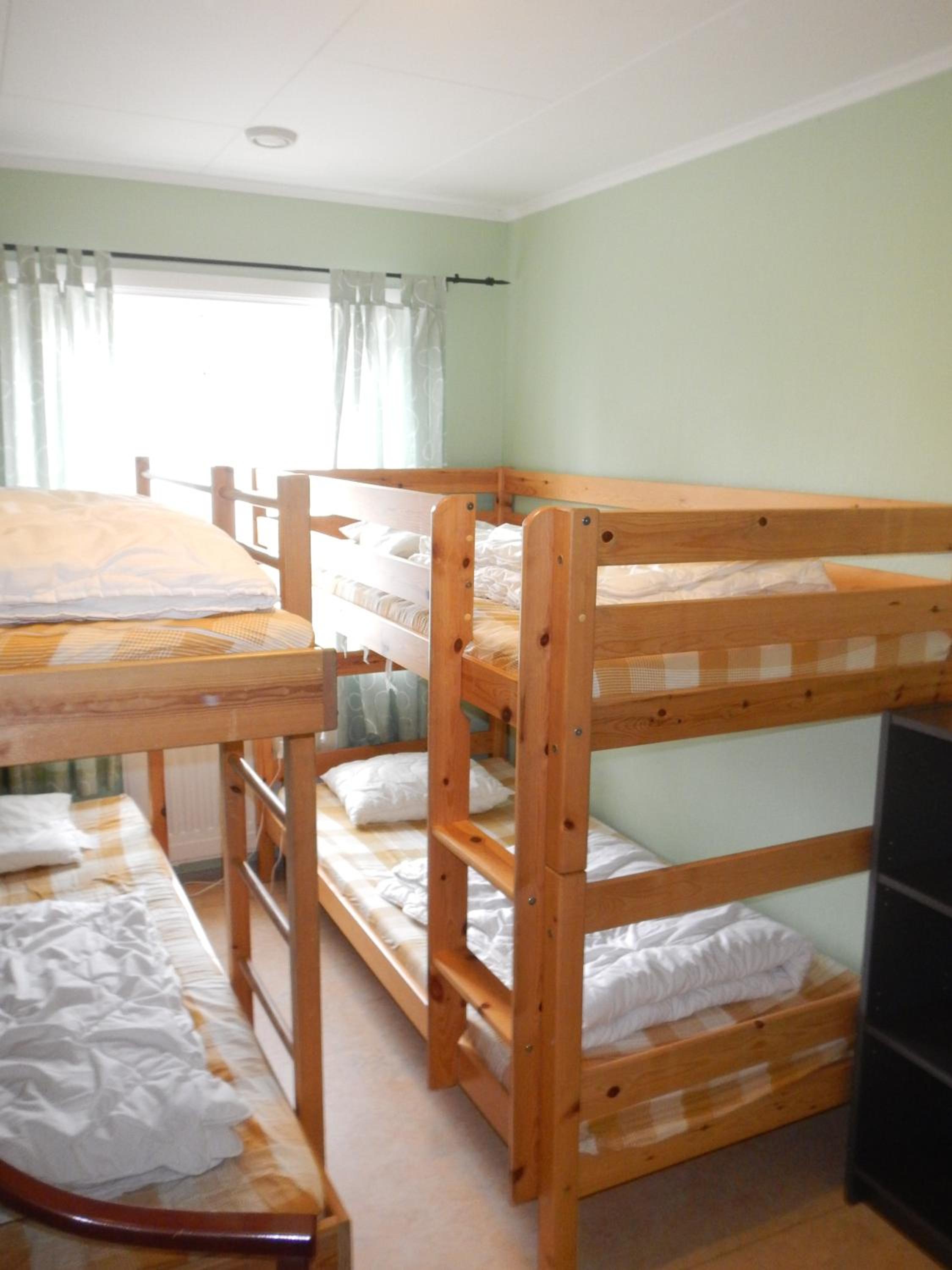 Quintuple Room with Shared Bathroom (5 Adults) photo 3