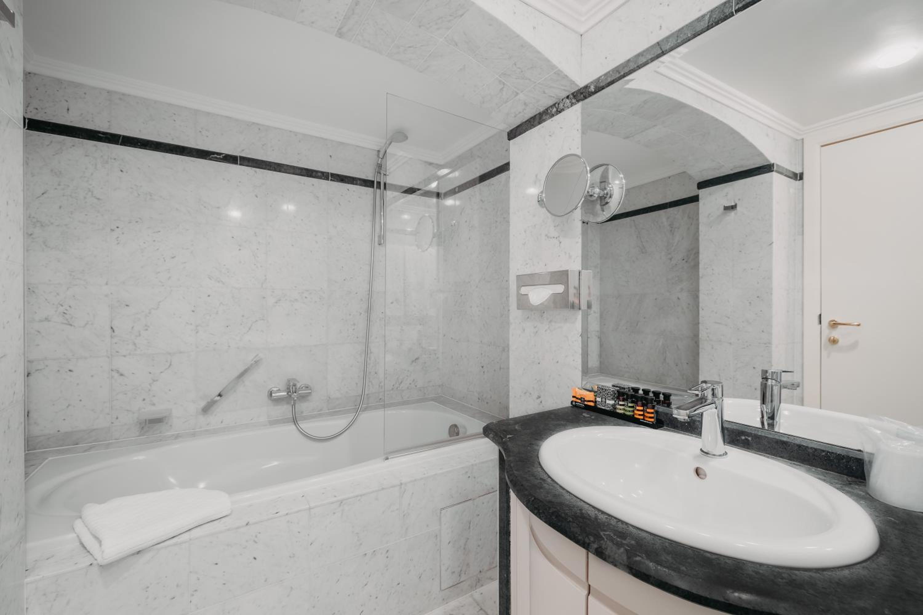 Superior Double Room - Photo 4