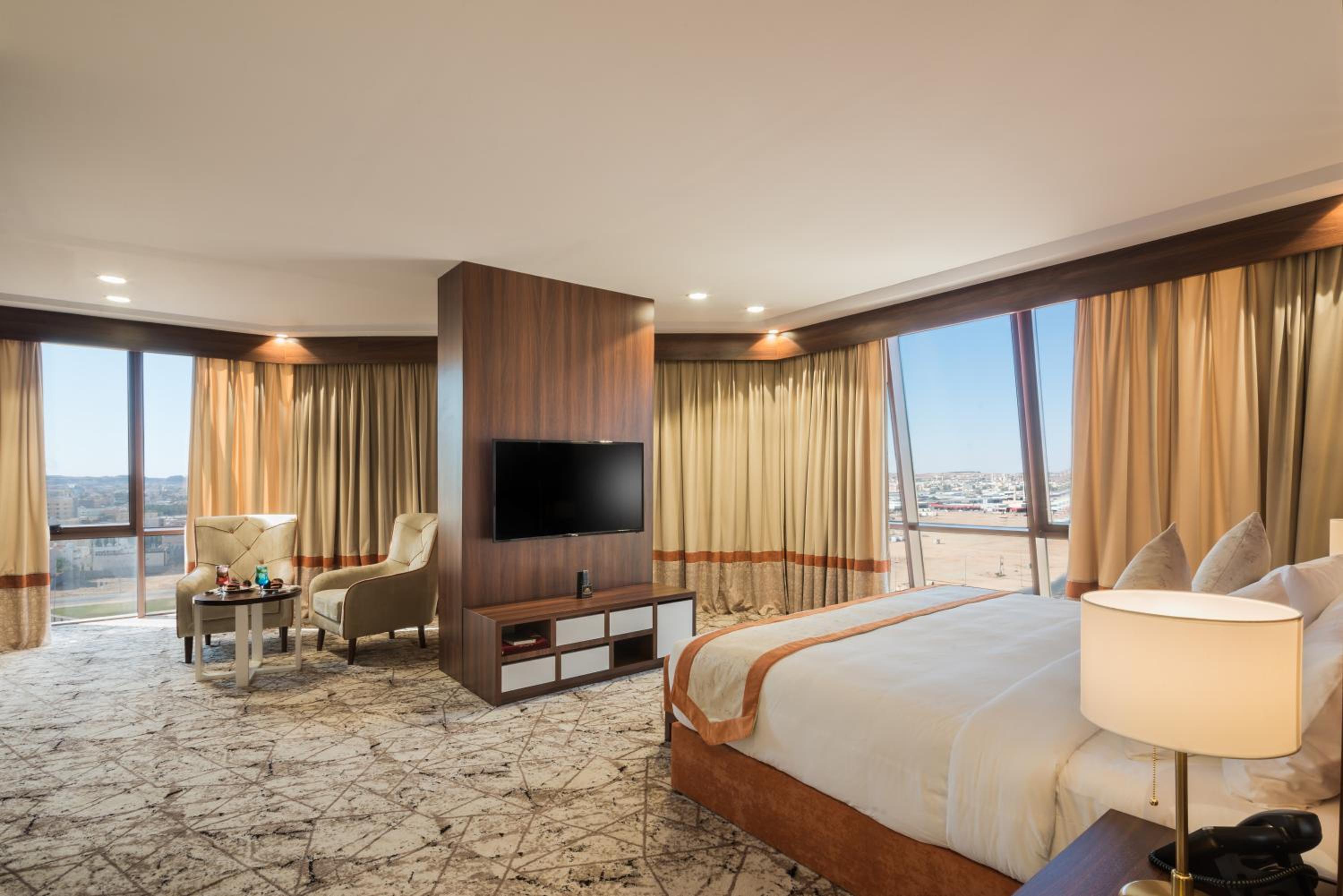 Superior Suite - Photo 1