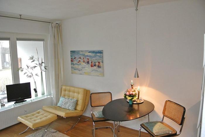 Apartment with Balcony photo 1