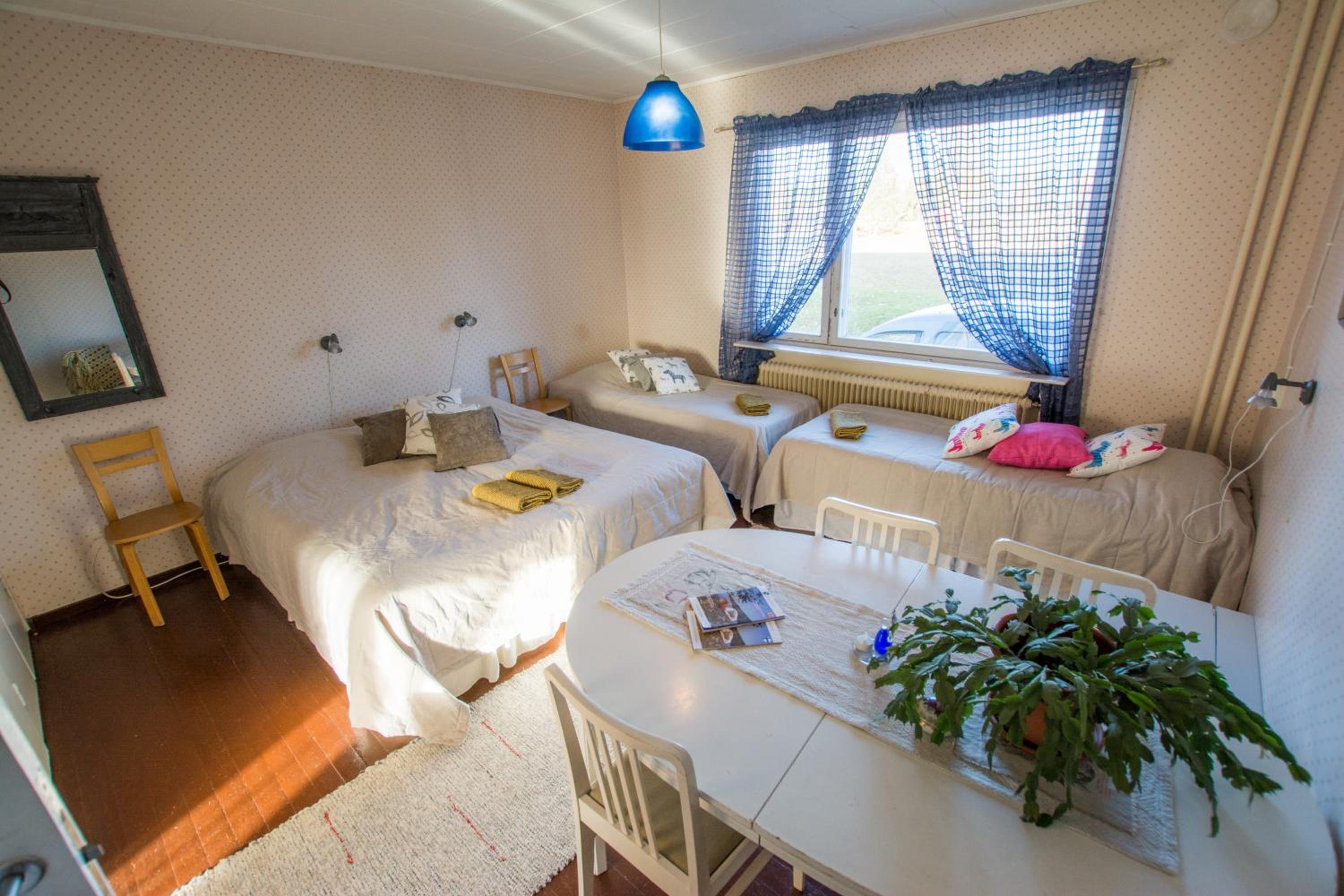 Family Room with Private Bathroom photo 1