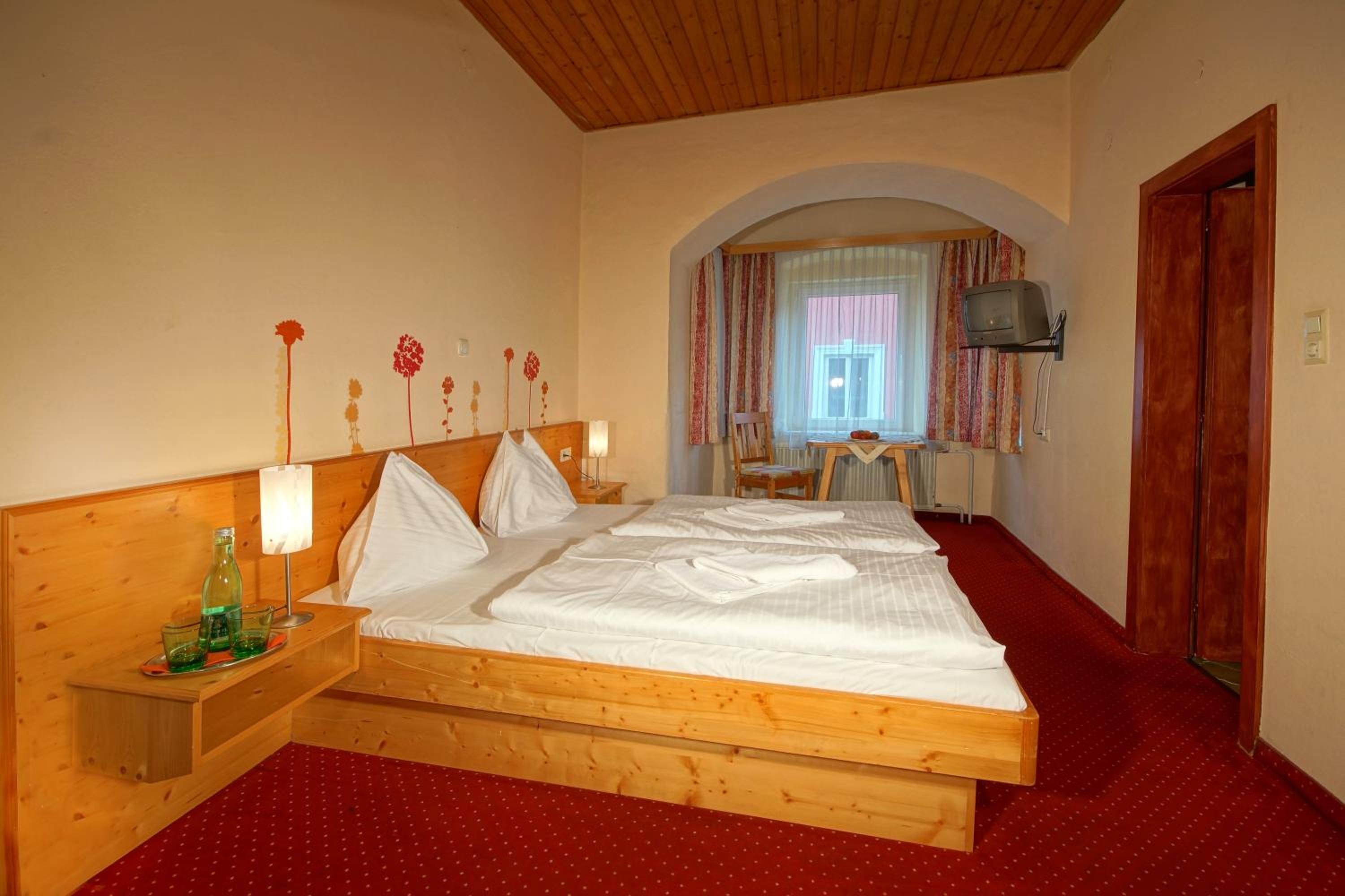 Family Room (2 Adults + 2 Children) photo 1