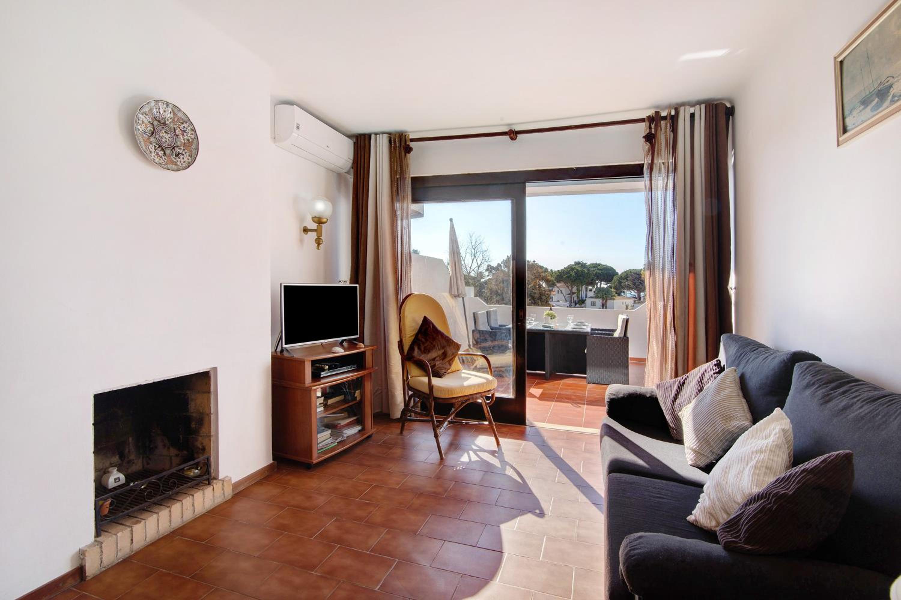 Two-Bedroom Deluxe Apartment with Ocean View