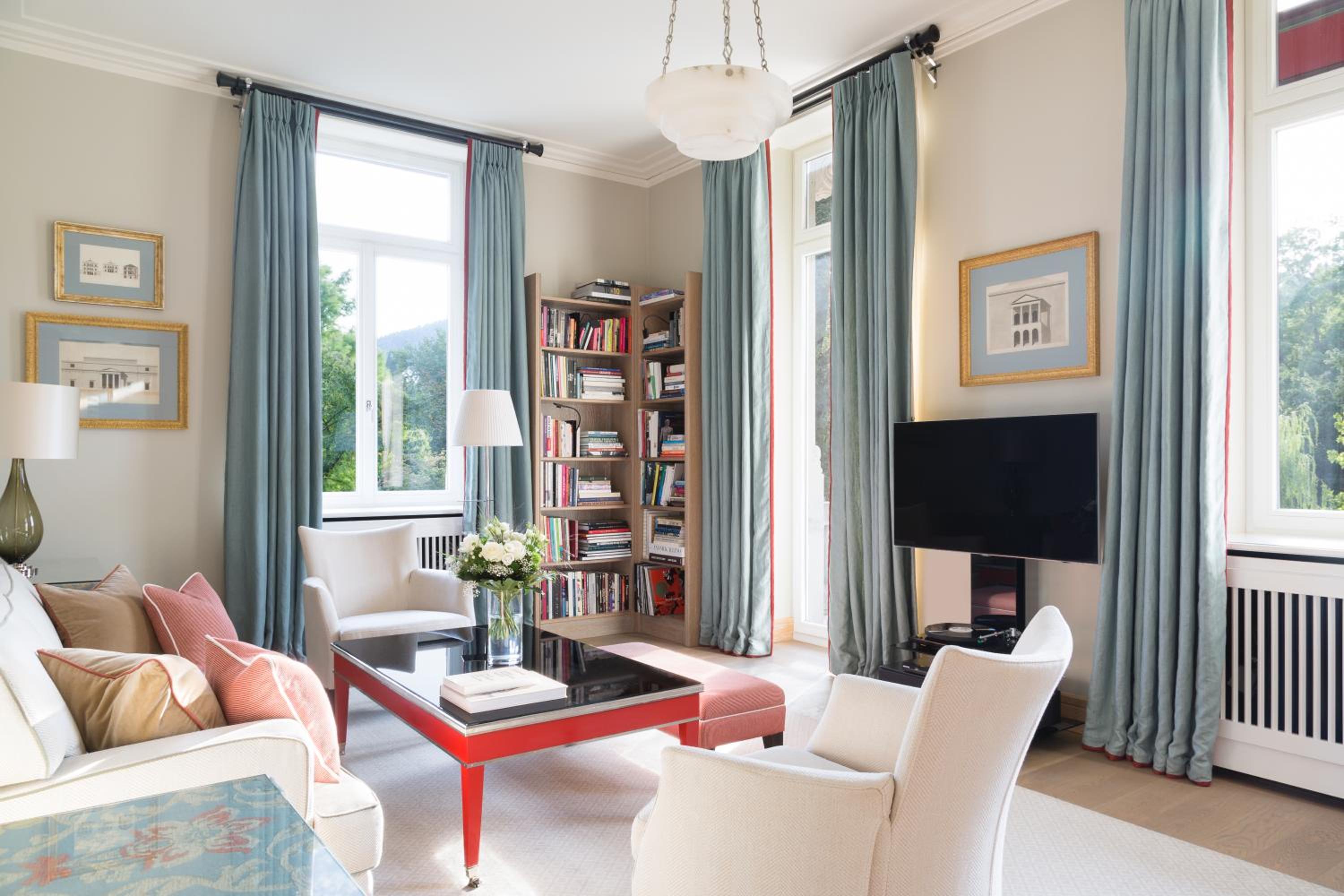 Stephanie Deluxe Suite