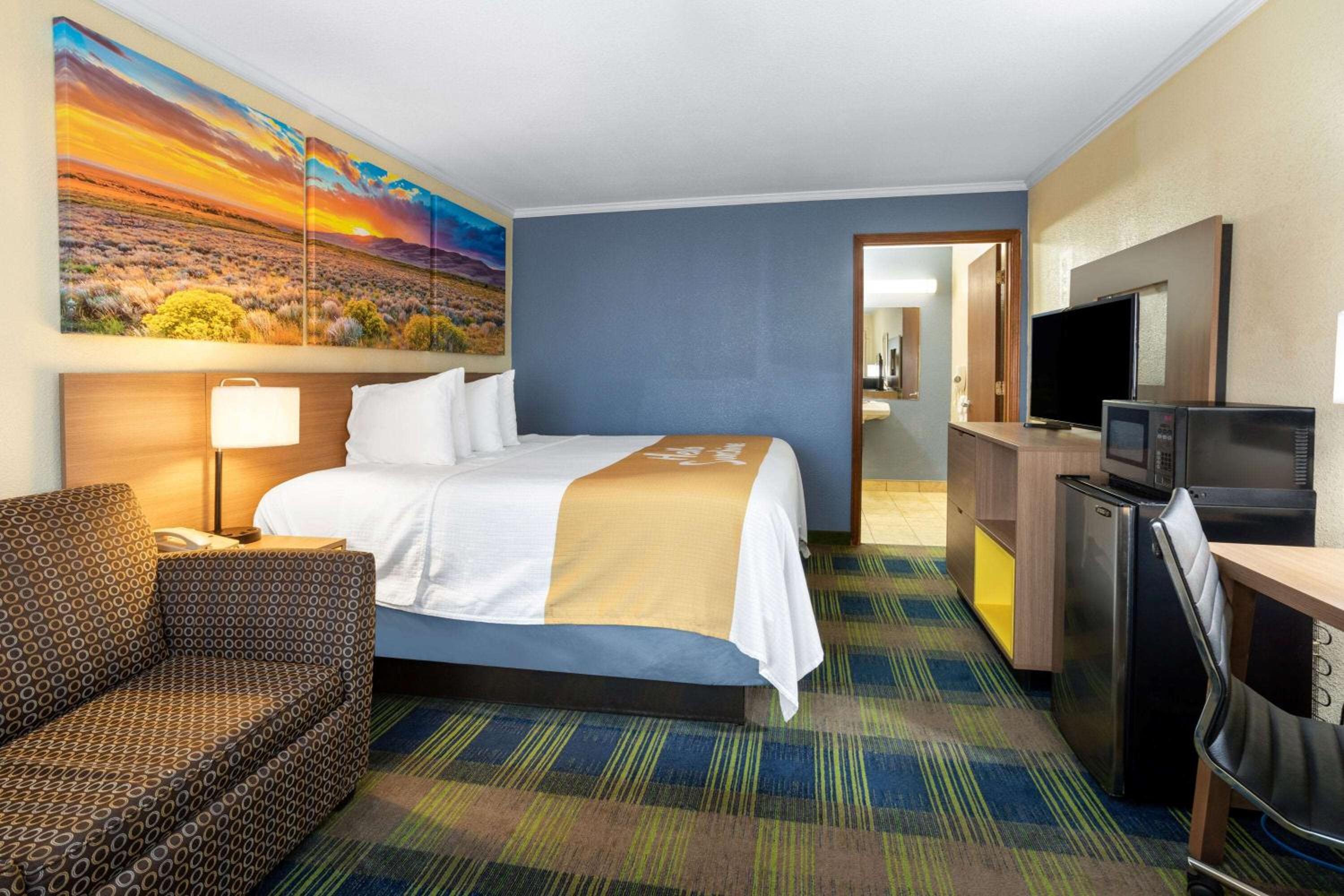 King Room - Disability Access/Non-Smoking photo 2