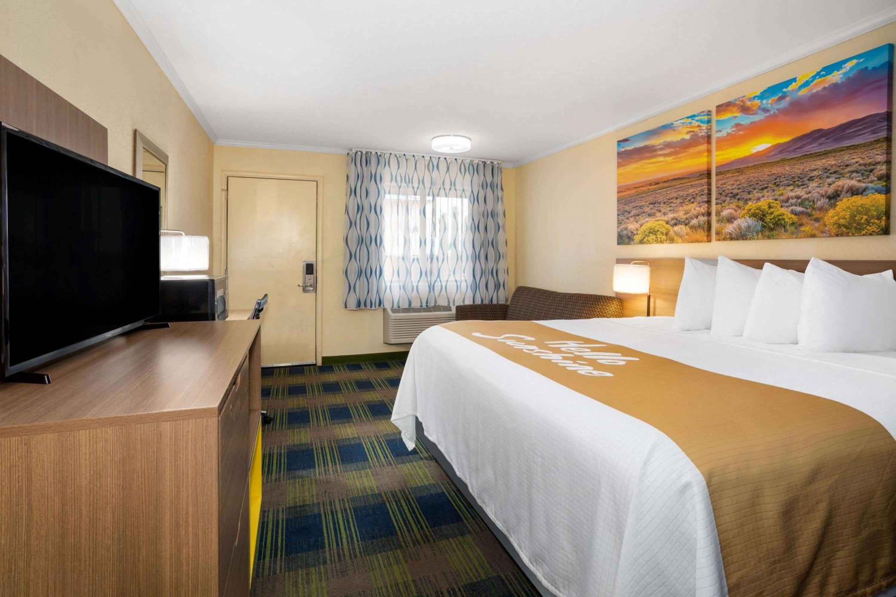 King Room - Disability Access/Non-Smoking photo 3