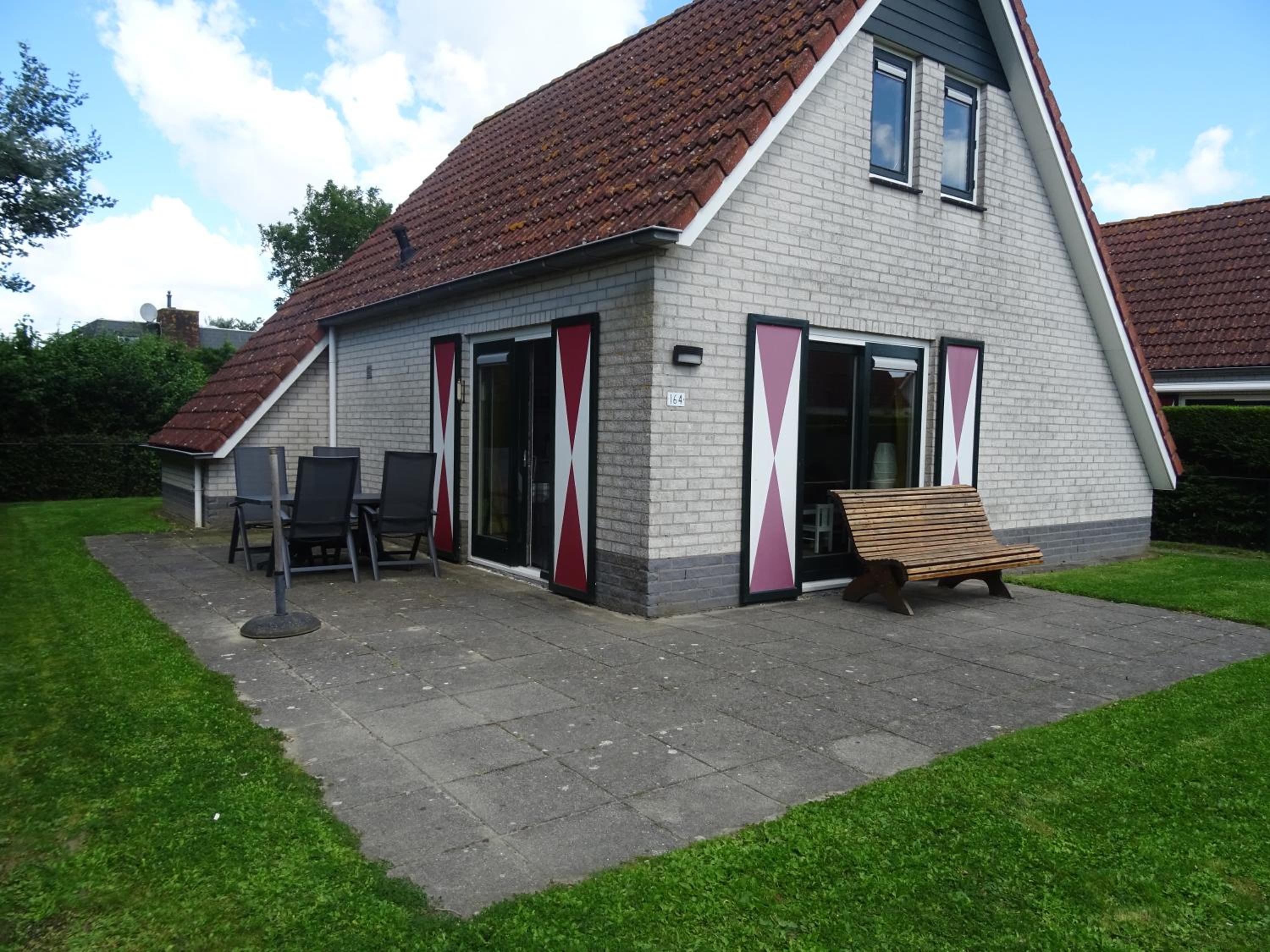 Three-Bedroom House photo 2