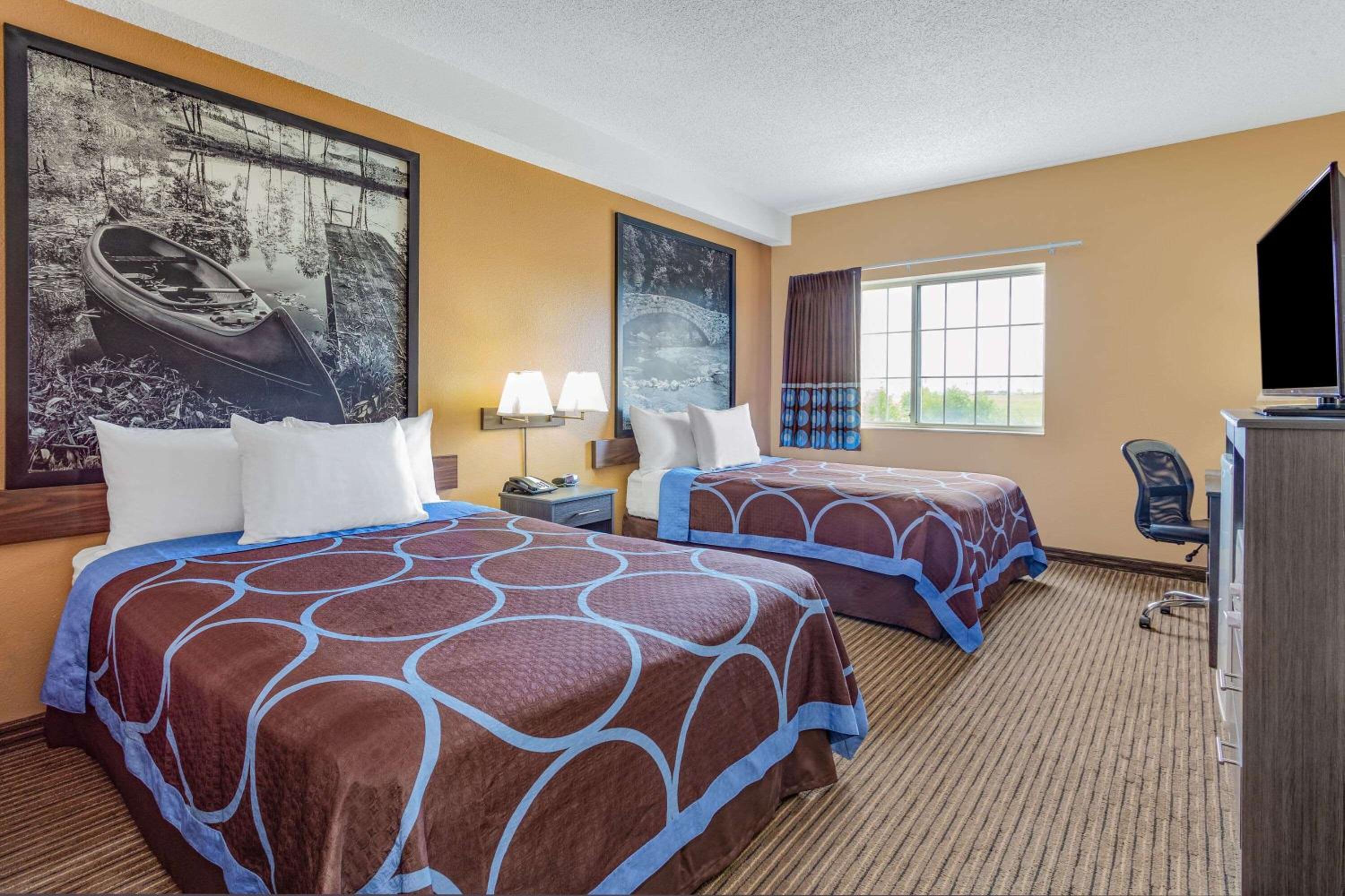 Double Room with Three Double Beds - Non-Smoking - Photo 6