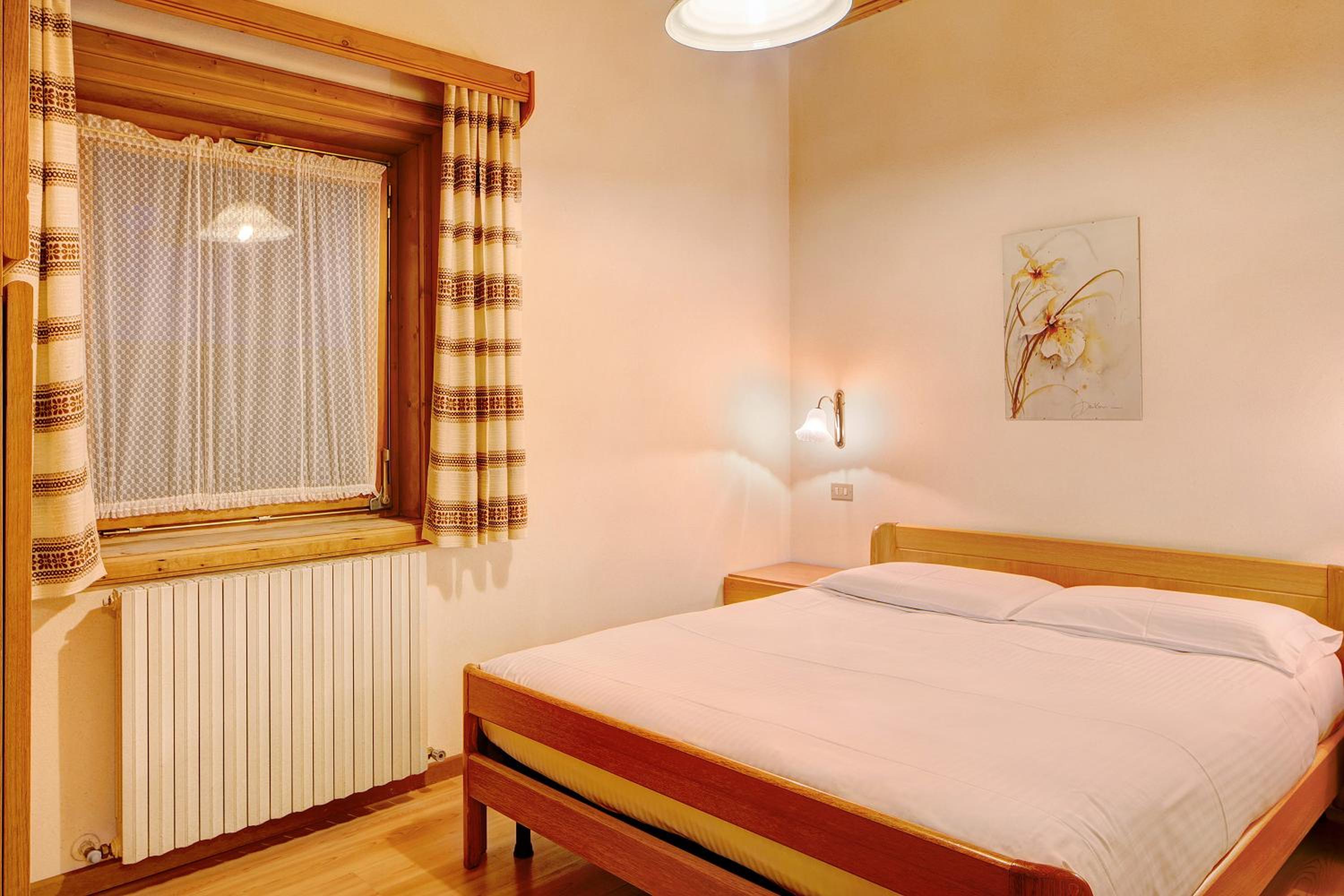 Two-Bedroom Deluxe Apartment with Garden View