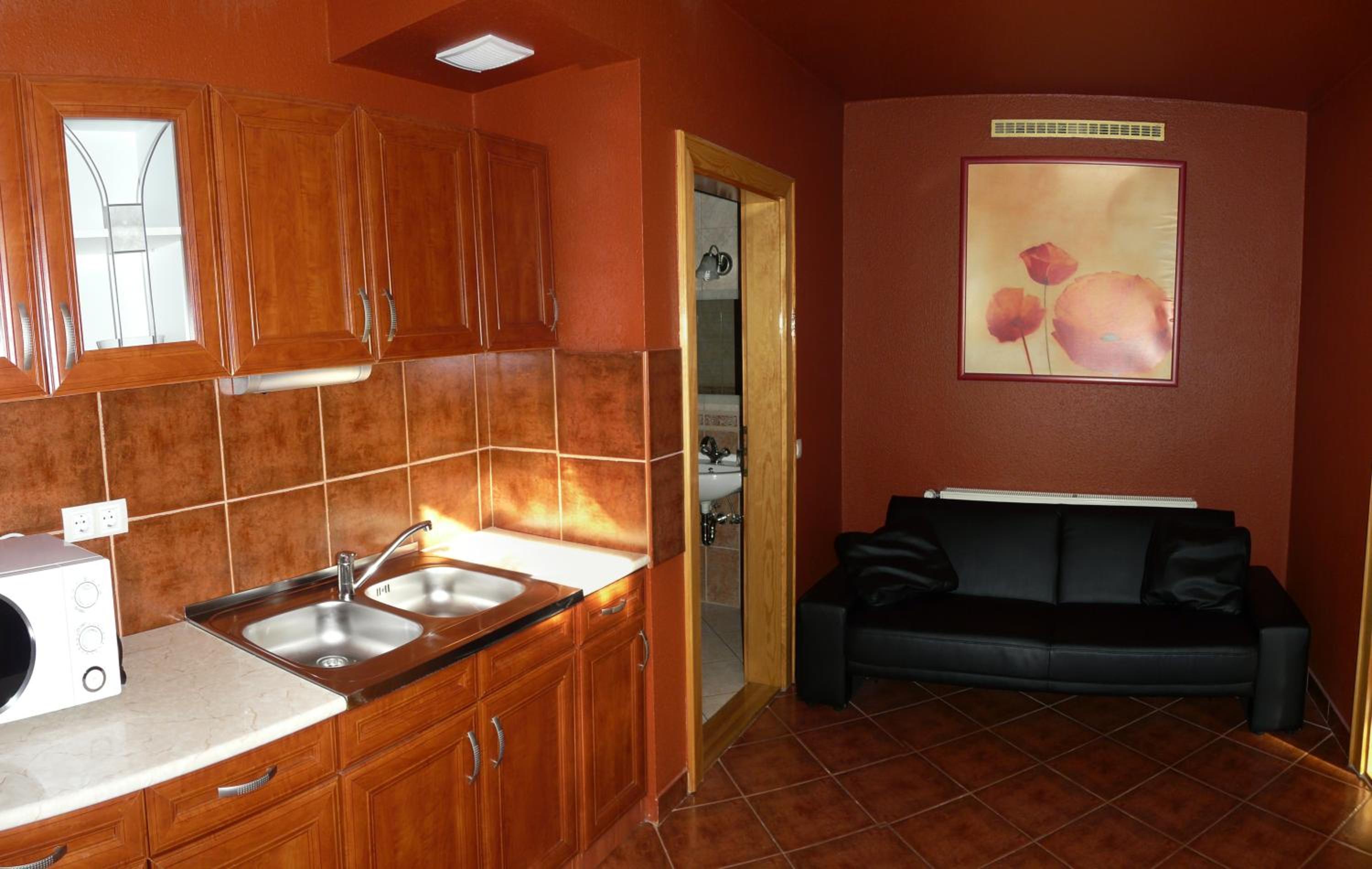 Apartment (3 Adults)