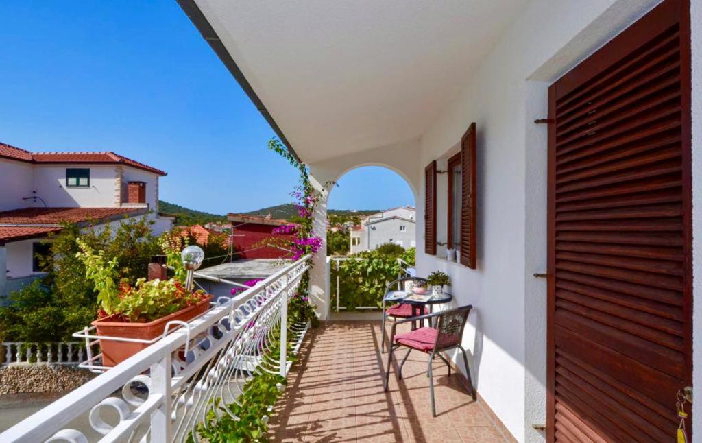 One-Bedroom Apartment with Terrace and Sea View photo 3