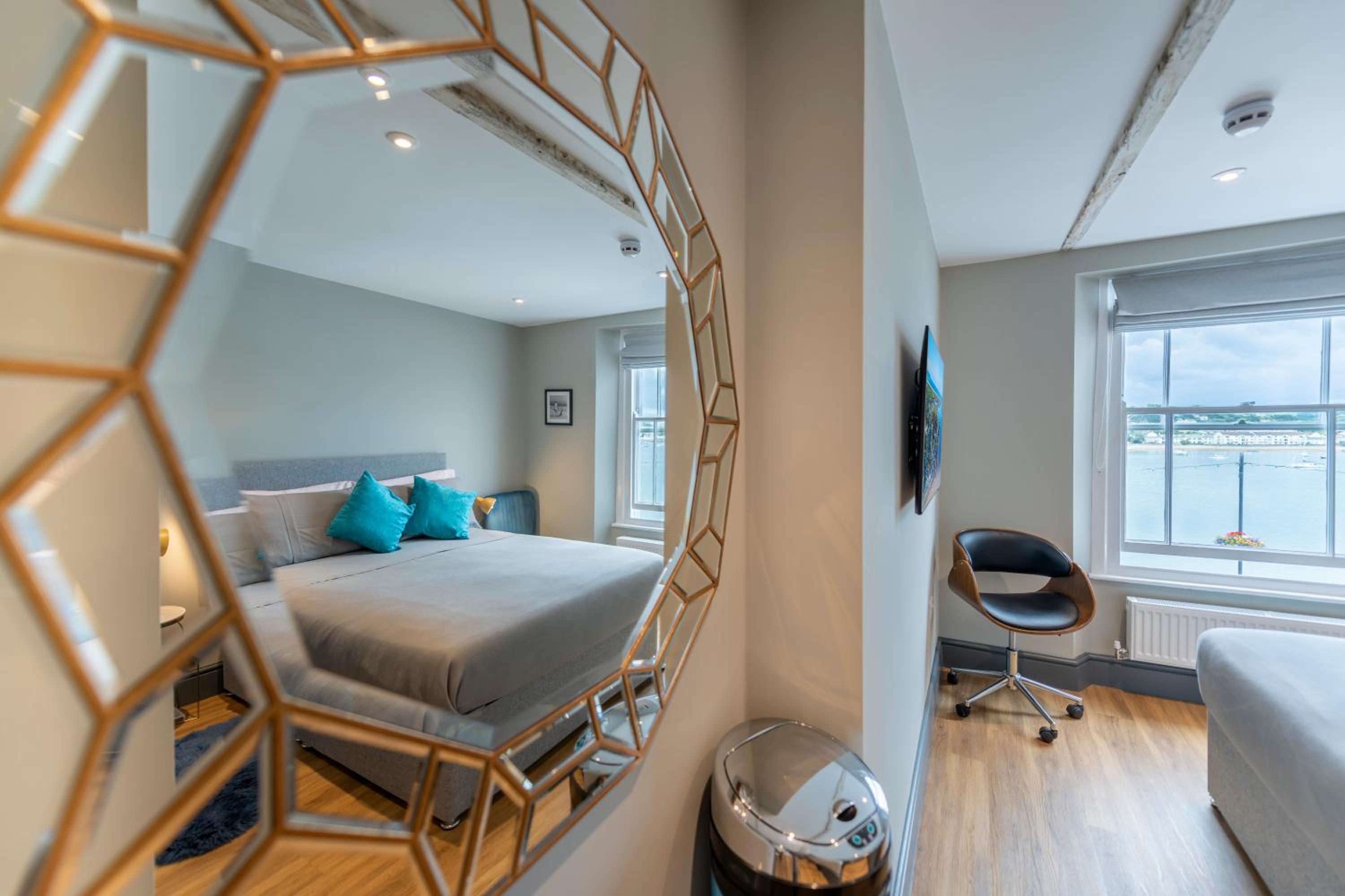 Economy Double Room photo 3