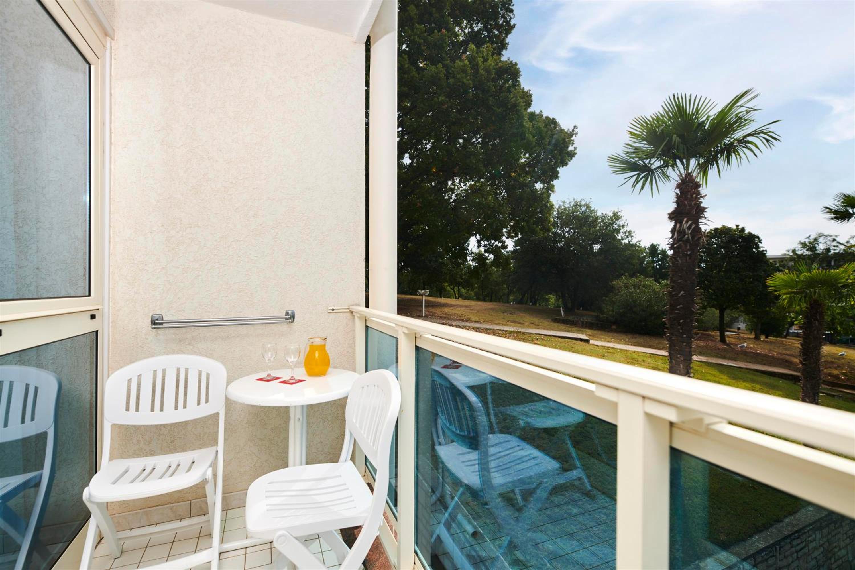 Suite with Balcony - Photo 3