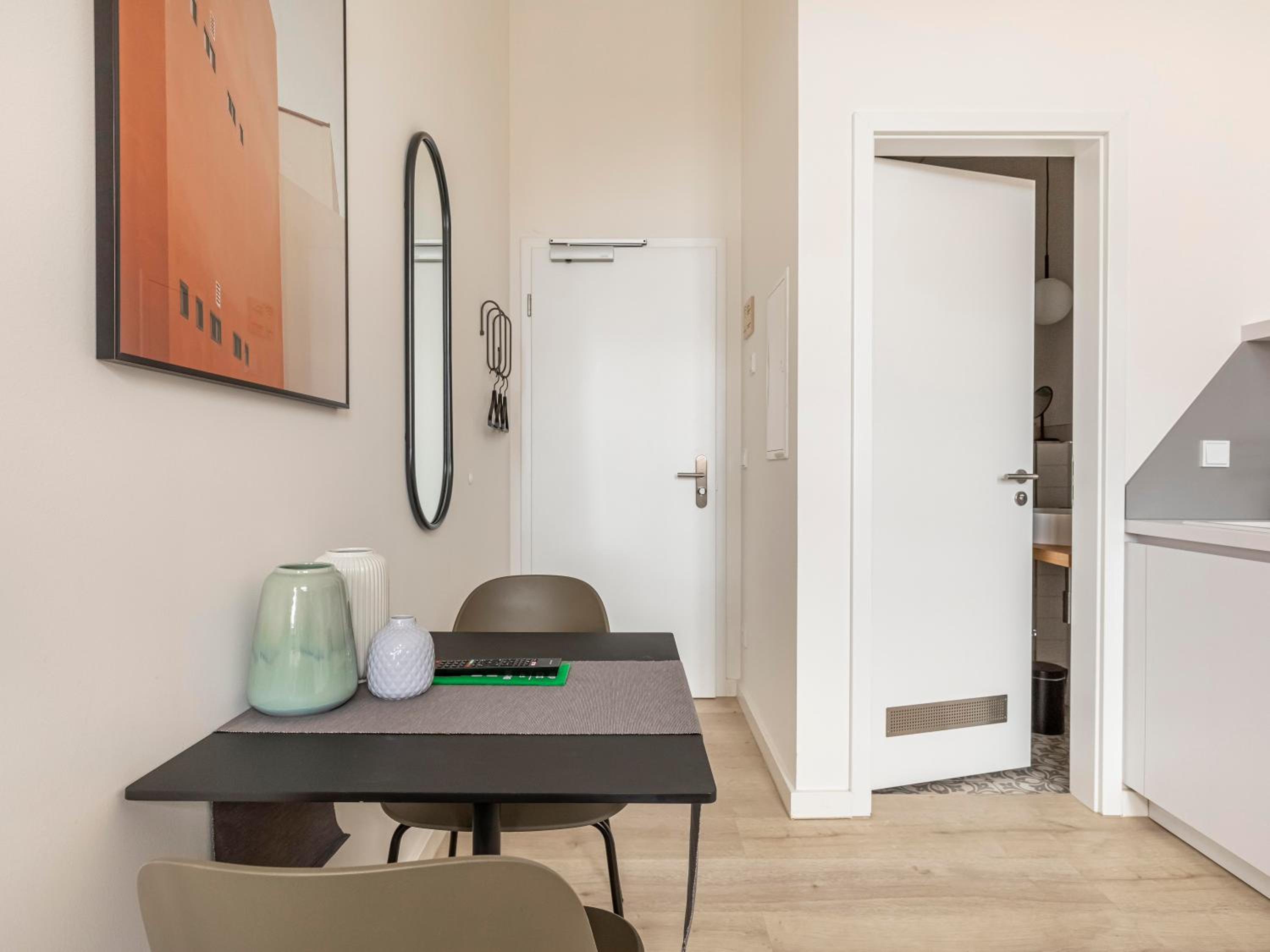 Suite S - Photo 2