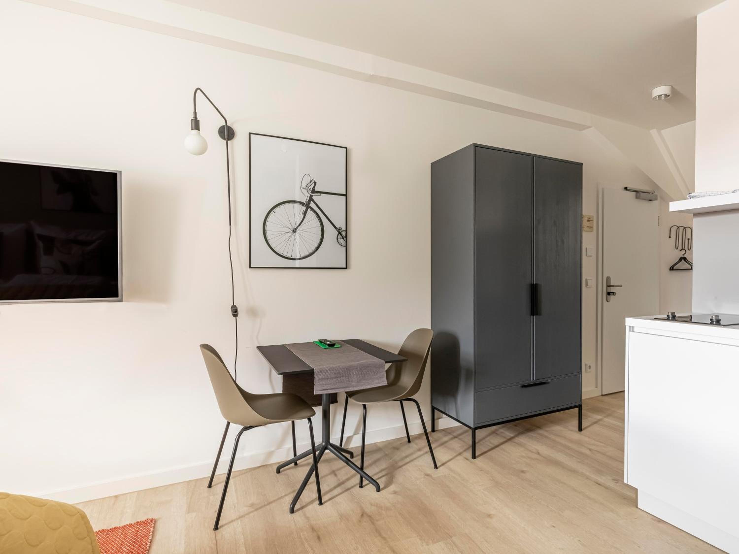 Suite S - Photo 9